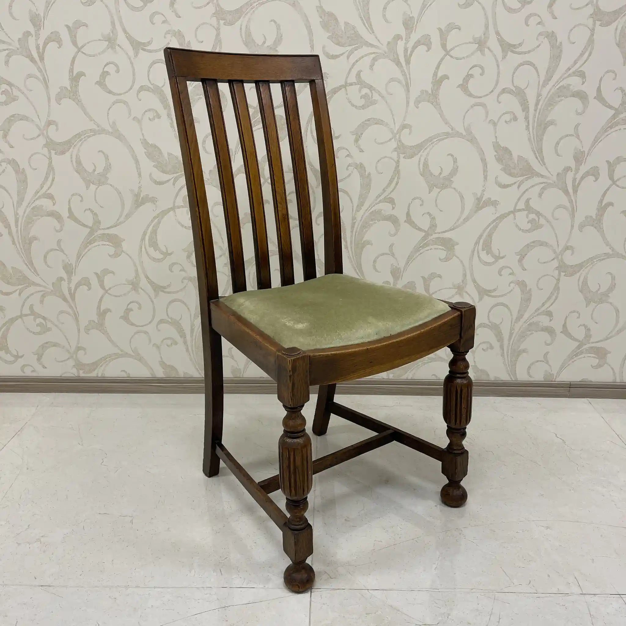 [Vintage] Dining chair / Estimated early mid-20s / Oak / England / Bullboss legs