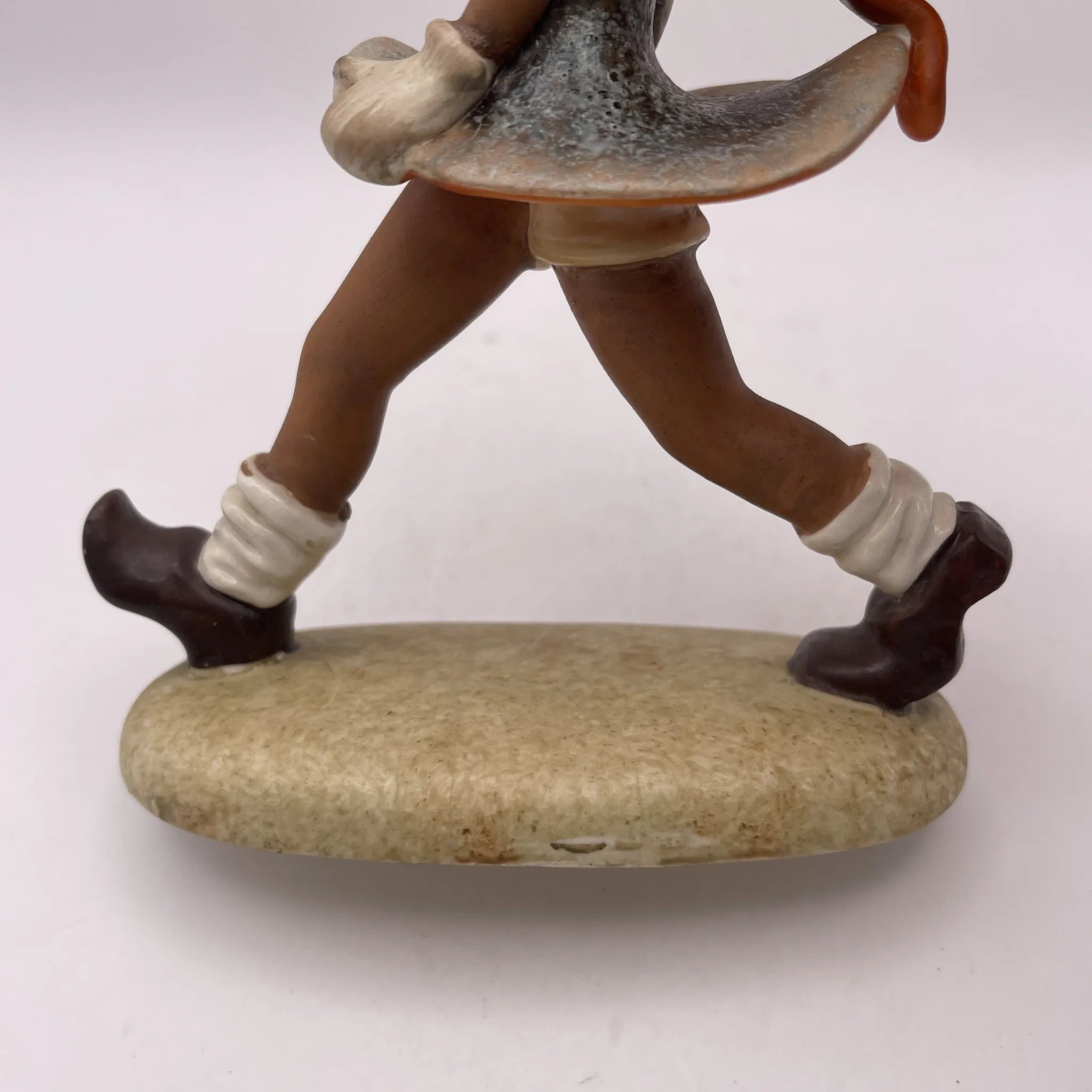 [Vintage] Figurine (ceramic doll) / Estimated mid-20C / Pottery / Japan / Hummel doll style
