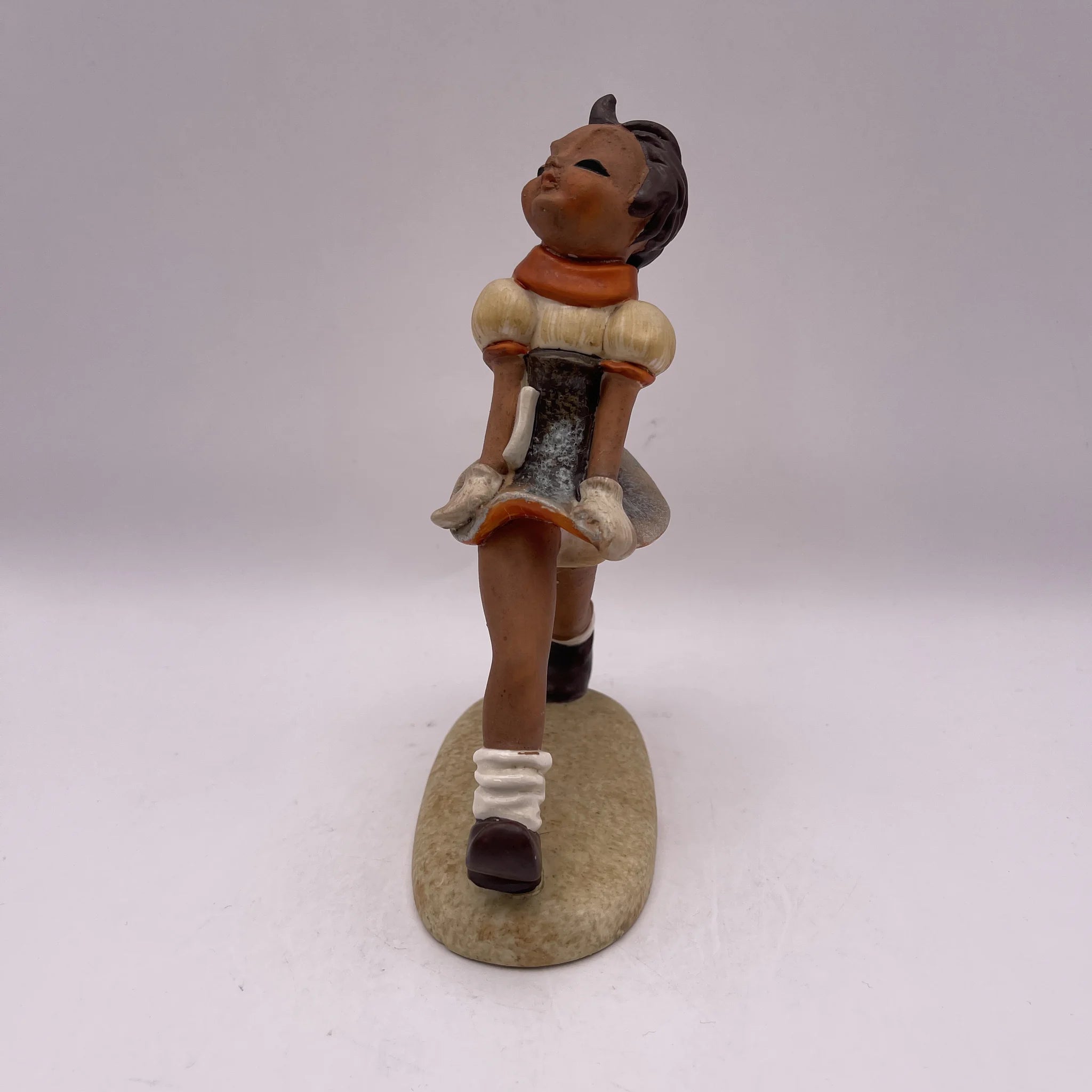 [Vintage] Figurine (ceramic doll) / Estimated mid-20C / Pottery / Japan / Hummel doll style
