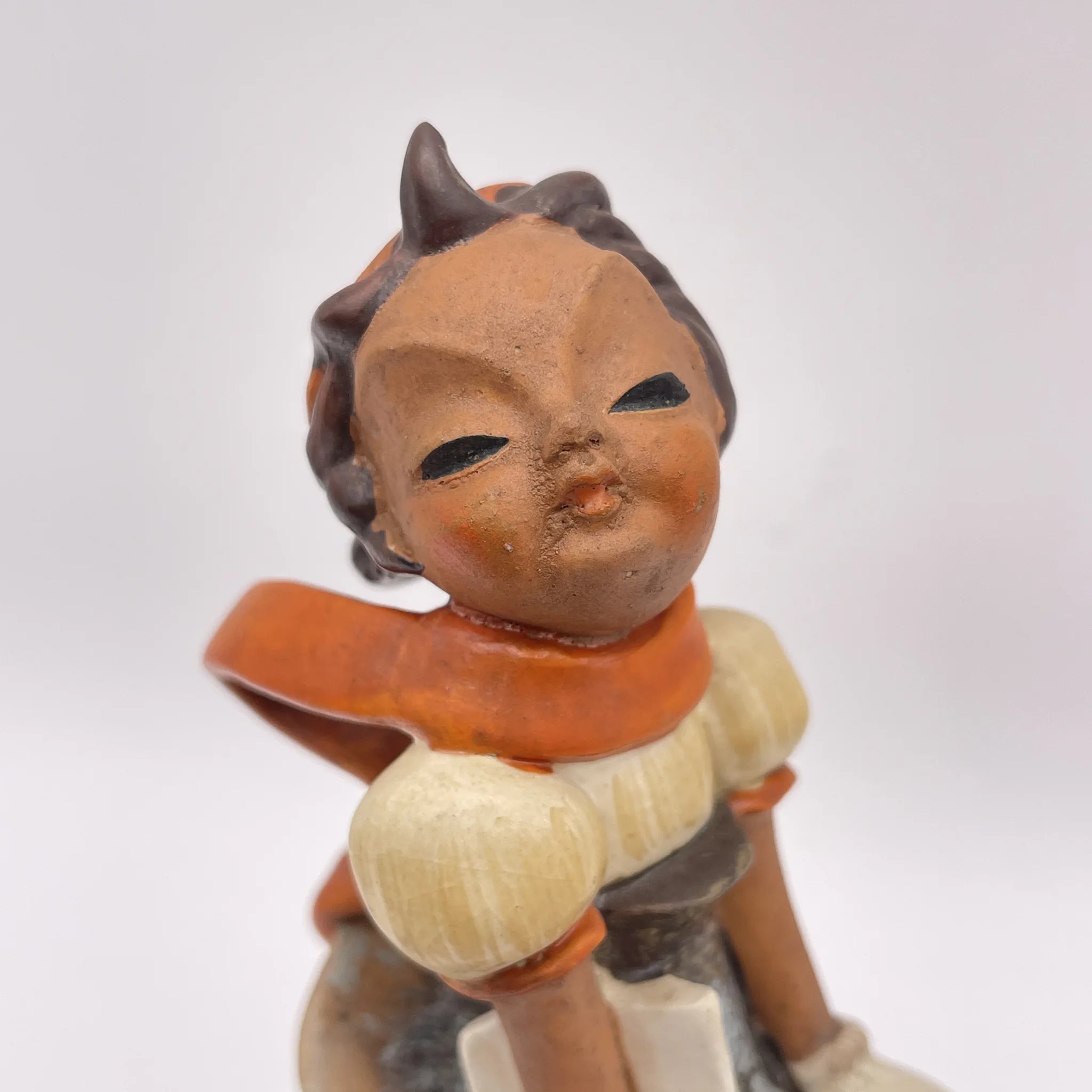 [Vintage] Figurine (ceramic doll) / Estimated mid-20C / Pottery / Japan / Hummel doll style