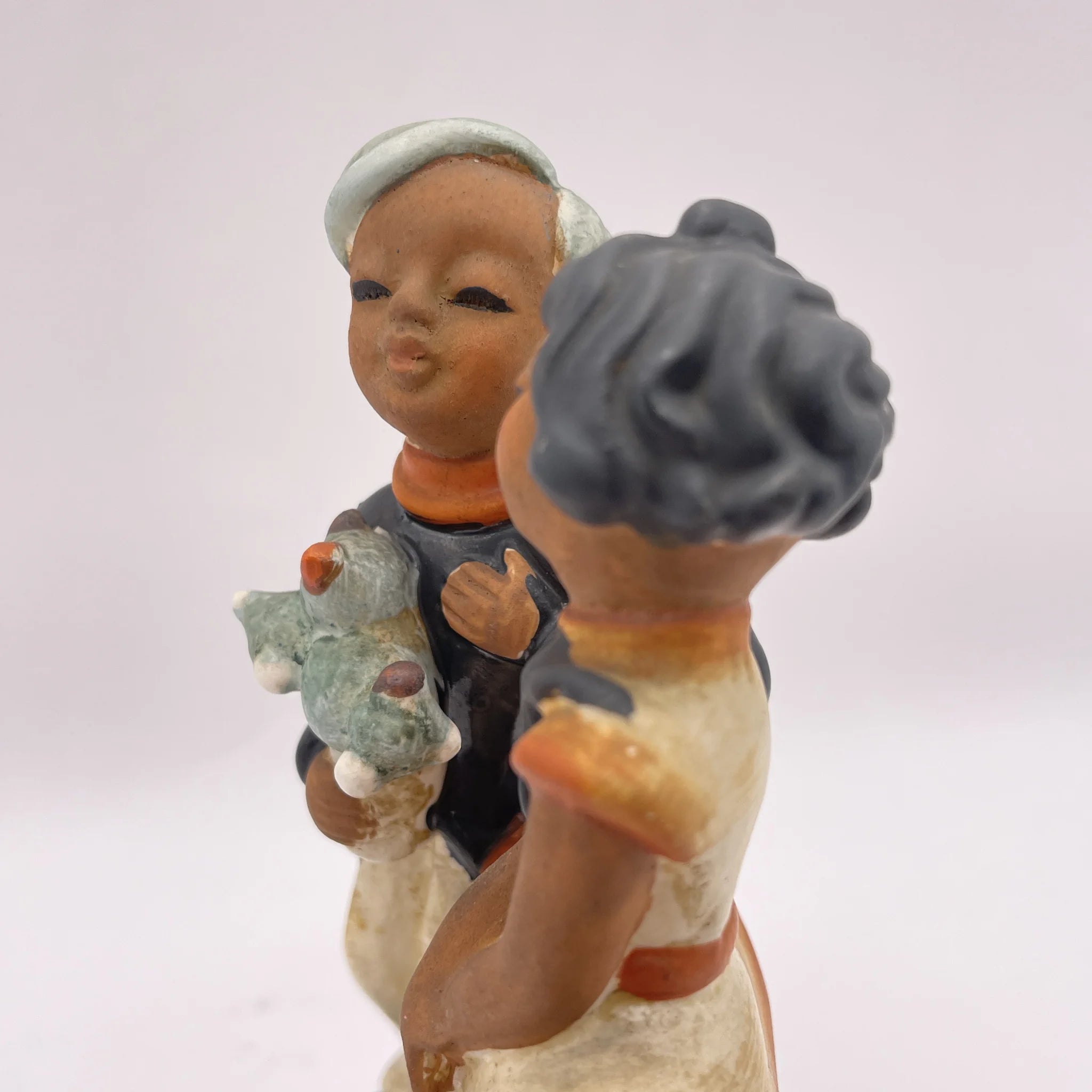 [Vintage] Figurine (ceramic doll) / Estimated mid-20C / Pottery / Japan / Hummel doll style