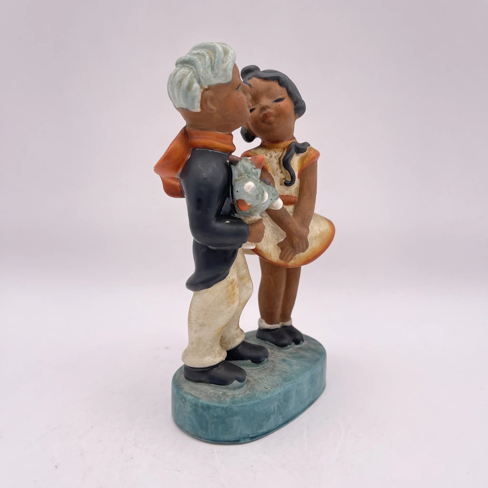 [Vintage] Figurine (ceramic doll) / Estimated mid-20C / Pottery / Japan / Hummel doll style