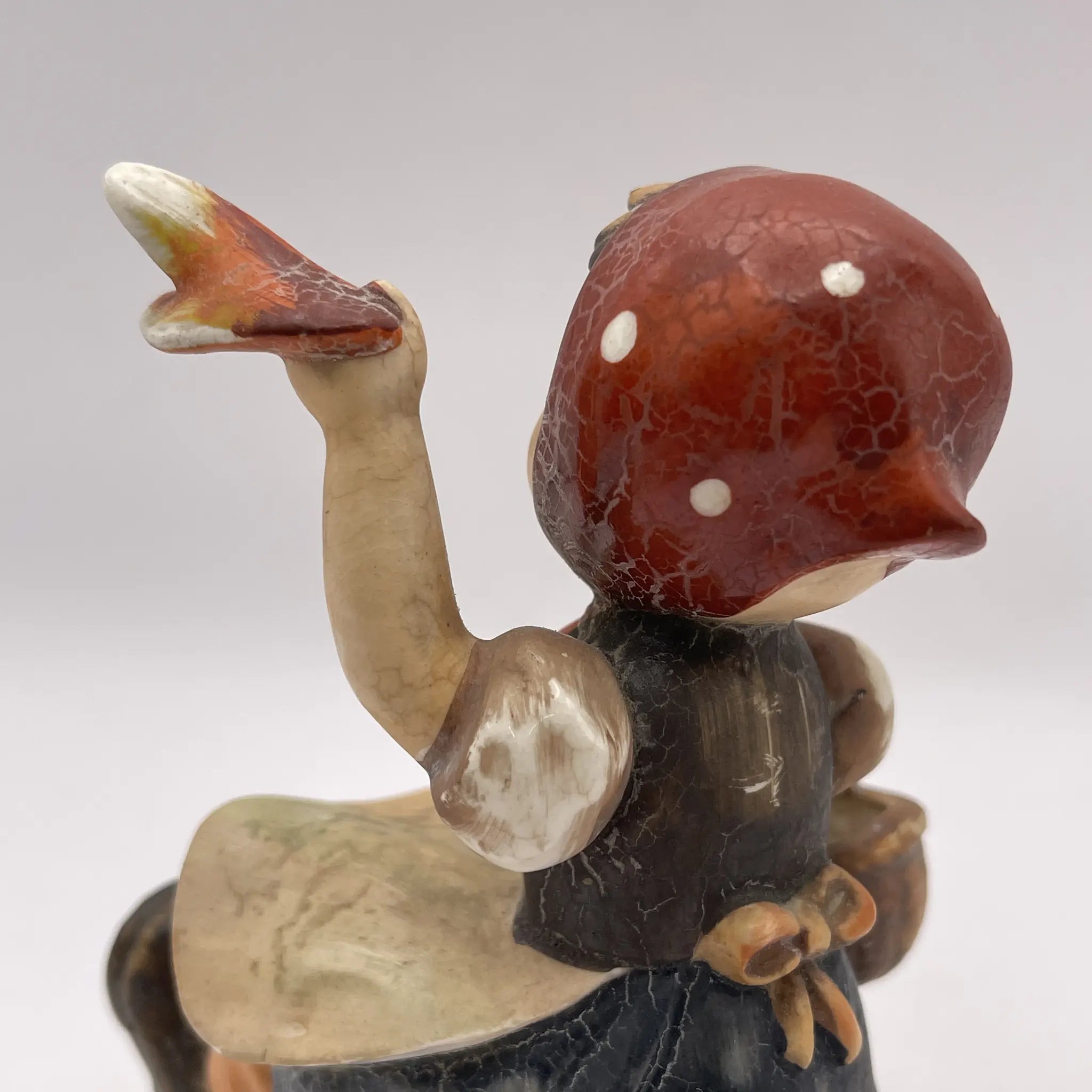 [Vintage] Figurine (ceramic doll) / Estimated mid-20C / Pottery / Japan / Hummel doll style