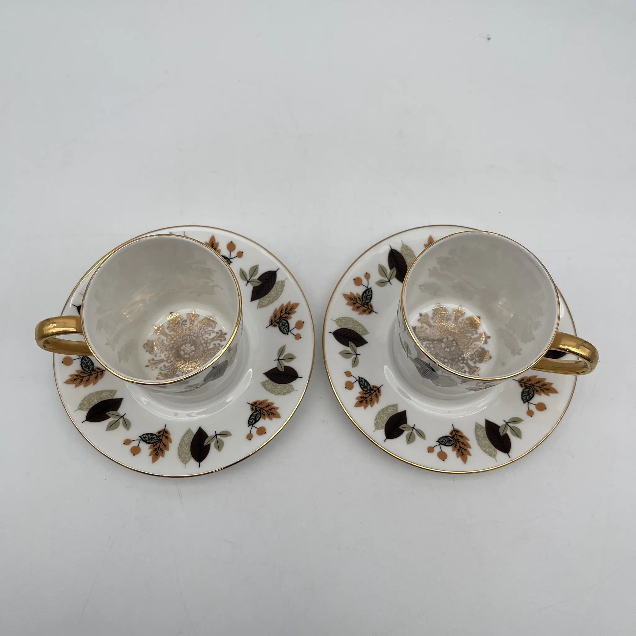 【复古】杯&碟2p / Royal Imperial（皇家帝国）/估计20c中期/ Bone China /英国/ otamleaf，金彩