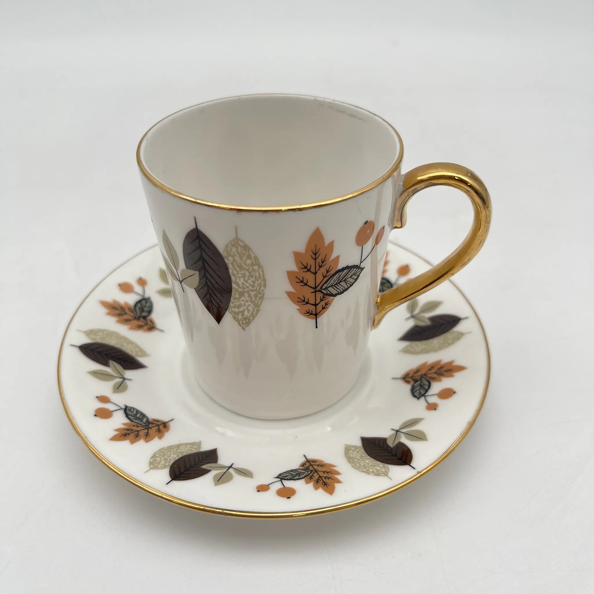 【复古】杯&碟2p / Royal Imperial（皇家帝国）/估计20c中期/ Bone China /英国/ otamleaf，金彩