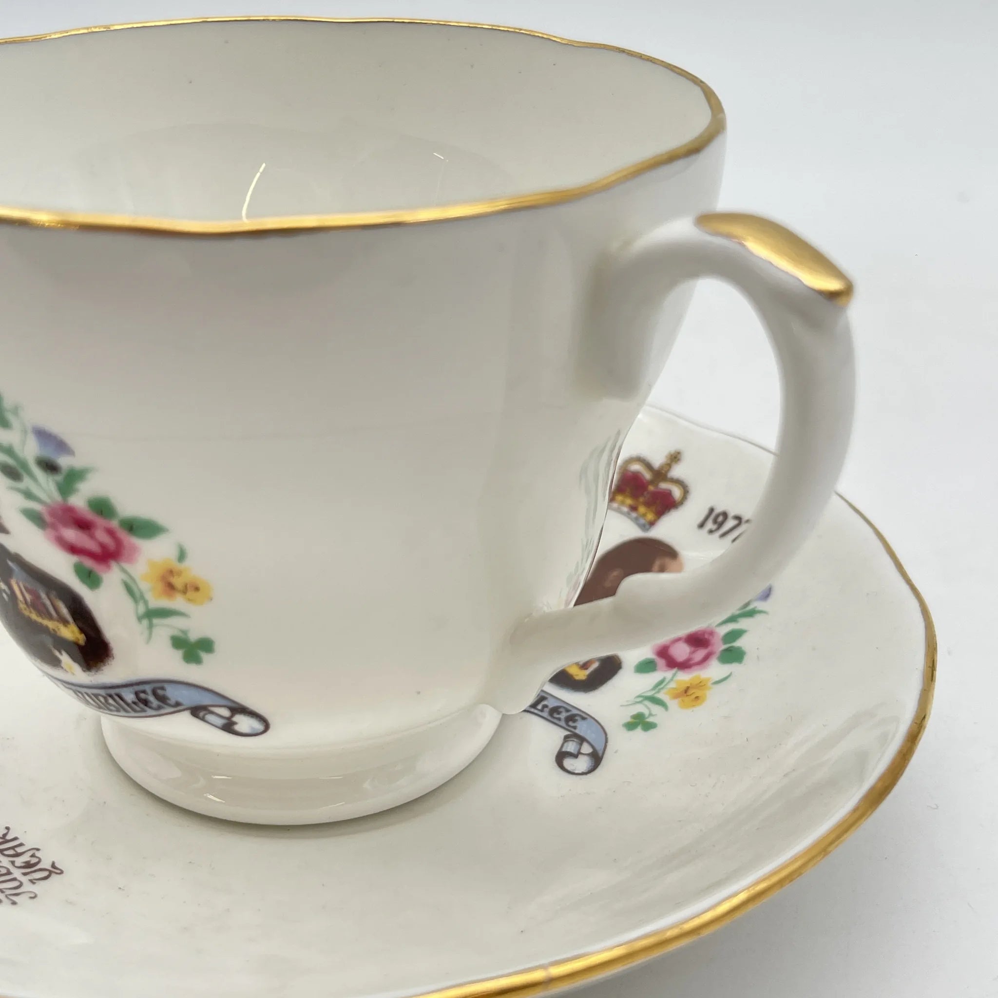 [Vintage] Cup & Saucer / The Queen's Silver Jubilee 1952-1977 / 1977 / Bone China / England / Queen Elizabeth II, Gold