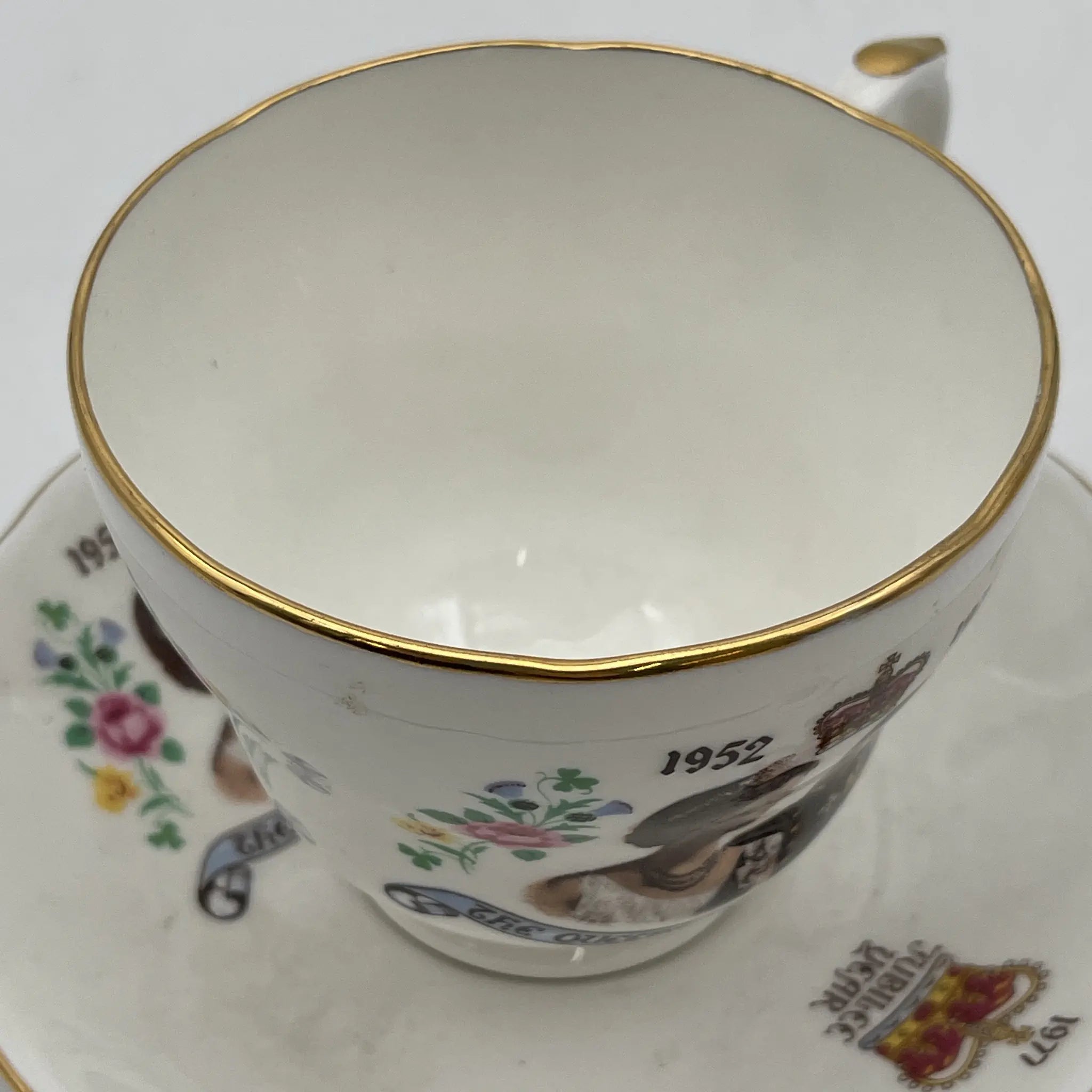 [Vintage] Cup & Saucer / The Queen's Silver Jubilee 1952-1977 / 1977 / Bone China / England / Queen Elizabeth II, Gold
