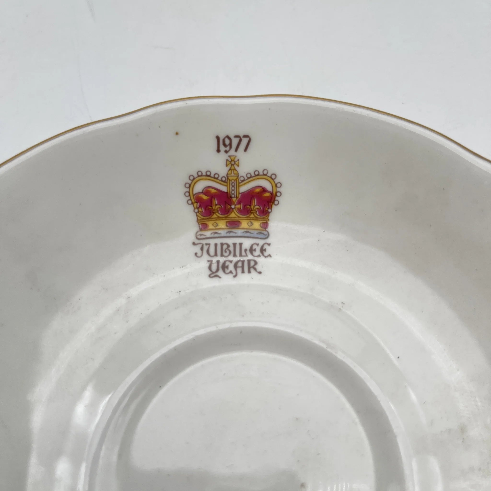 [Vintage] Cup & Saucer / The Queen's Silver Jubilee 1952-1977 / 1977 / Bone China / England / Queen Elizabeth II, Gold