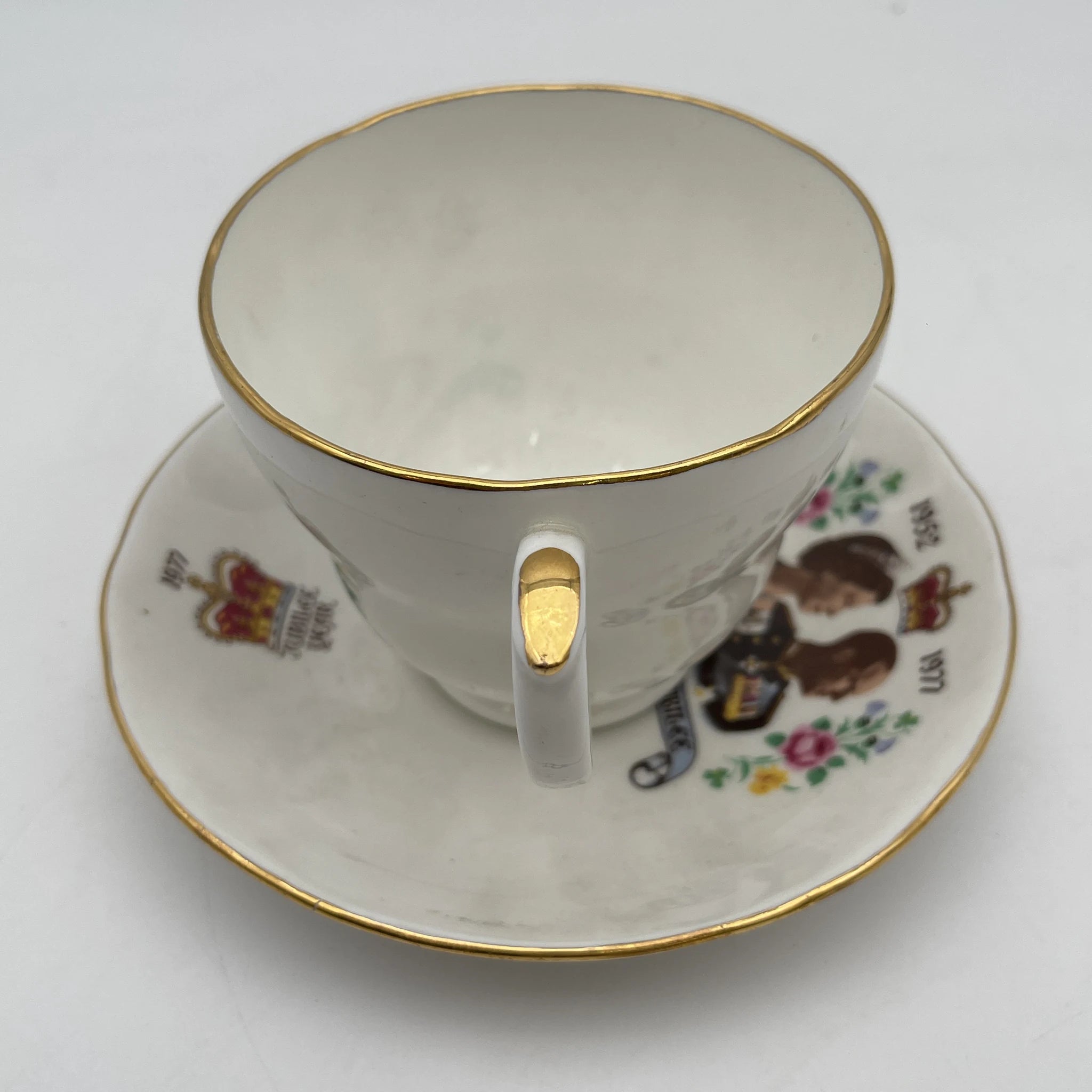 [Vintage] Cup & Saucer / The Queen's Silver Jubilee 1952-1977 / 1977 / Bone China / England / Queen Elizabeth II, Gold