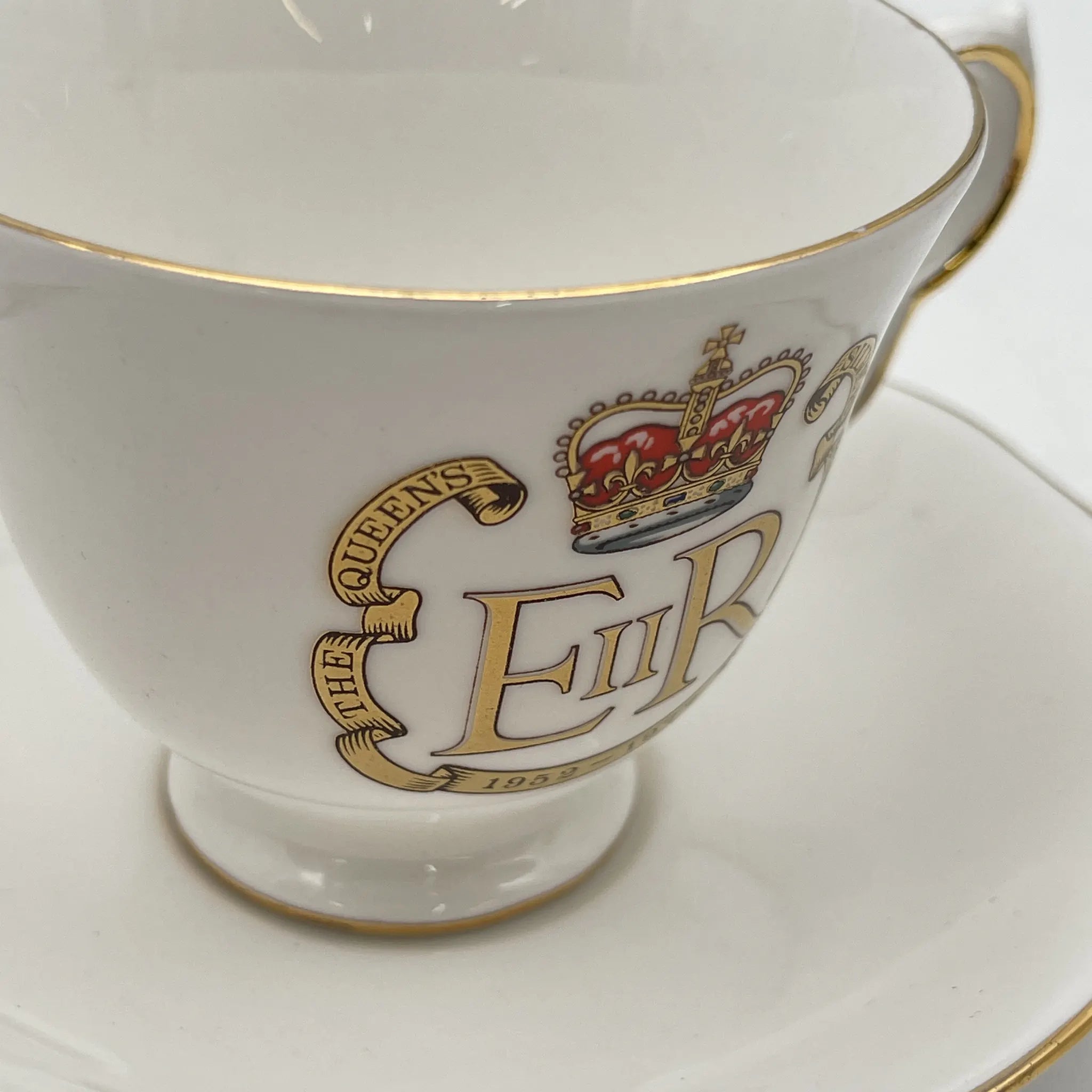 [Vintage] Cup & Saucer / Queen Anne / The Queen's Silver Jubilee 1952-1977 / 1977 / Bone China / England / Queen Elizabeth II, Gold