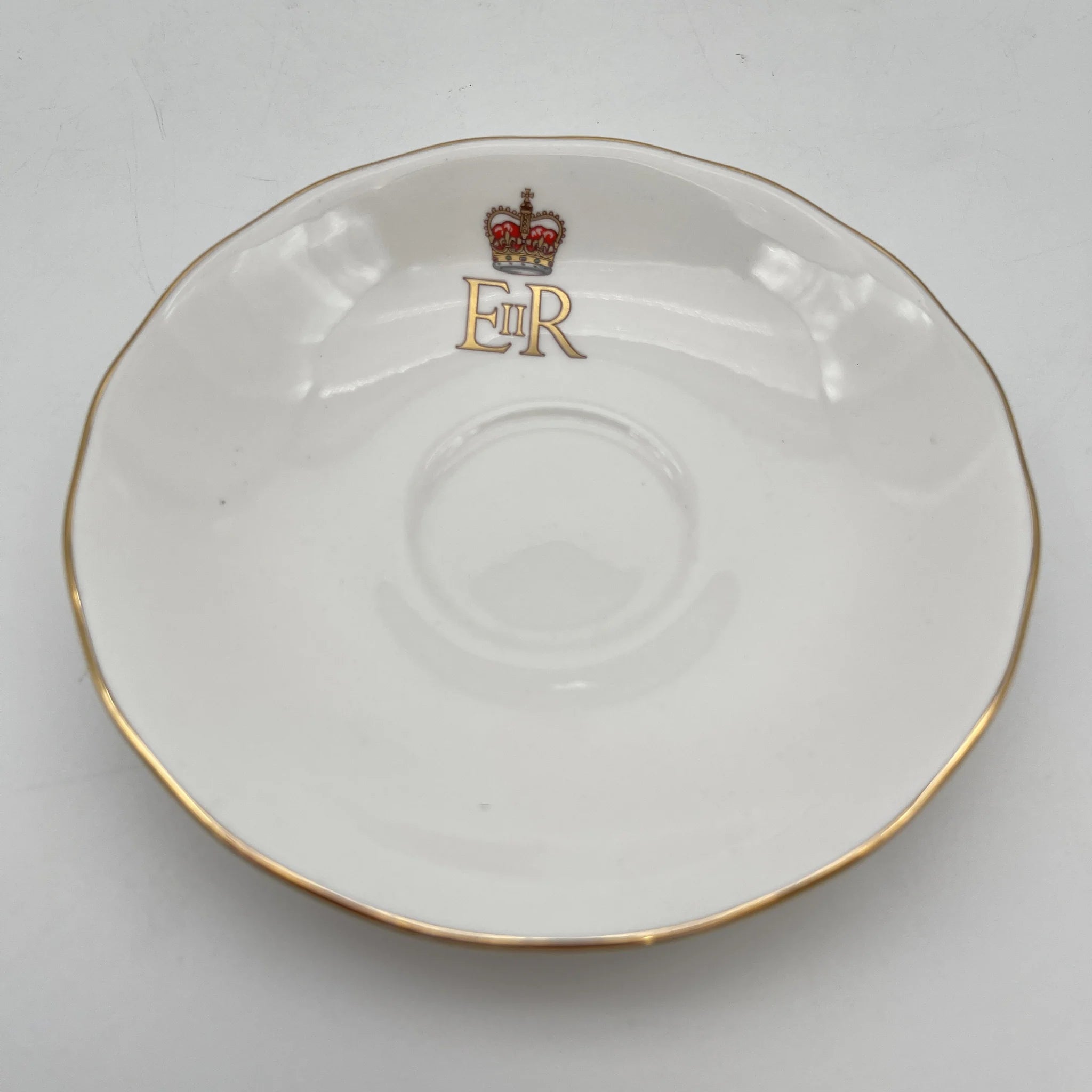 [Vintage] Cup & Saucer / Queen Anne / The Queen's Silver Jubilee 1952-1977 / 1977 / Bone China / England / Queen Elizabeth II, Gold
