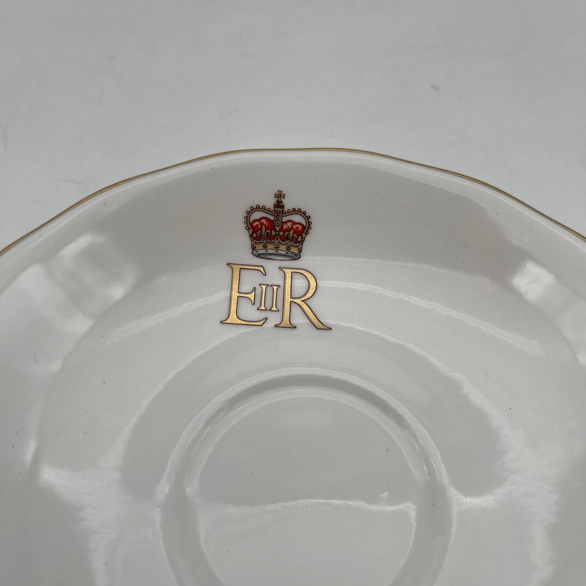 [Vintage] Cup & Saucer / Queen Anne / The Queen's Silver Jubilee 1952-1977 / 1977 / Bone China / England / Queen Elizabeth II, Gold