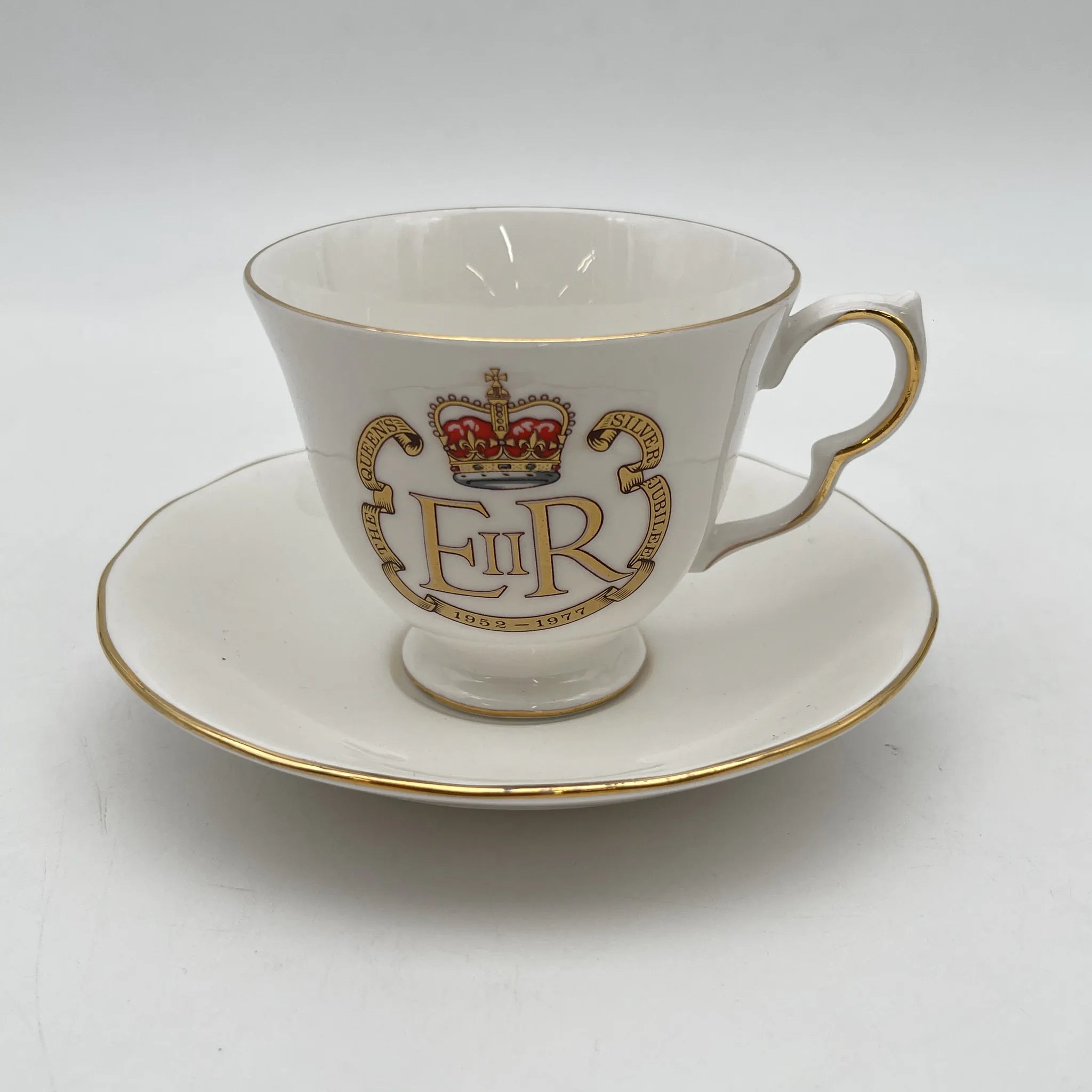 Queen Anne / The Queen's Silver Jubilee 1952-1977 / 1977 / Bone China /英国/ 伊丽莎白二世，金色