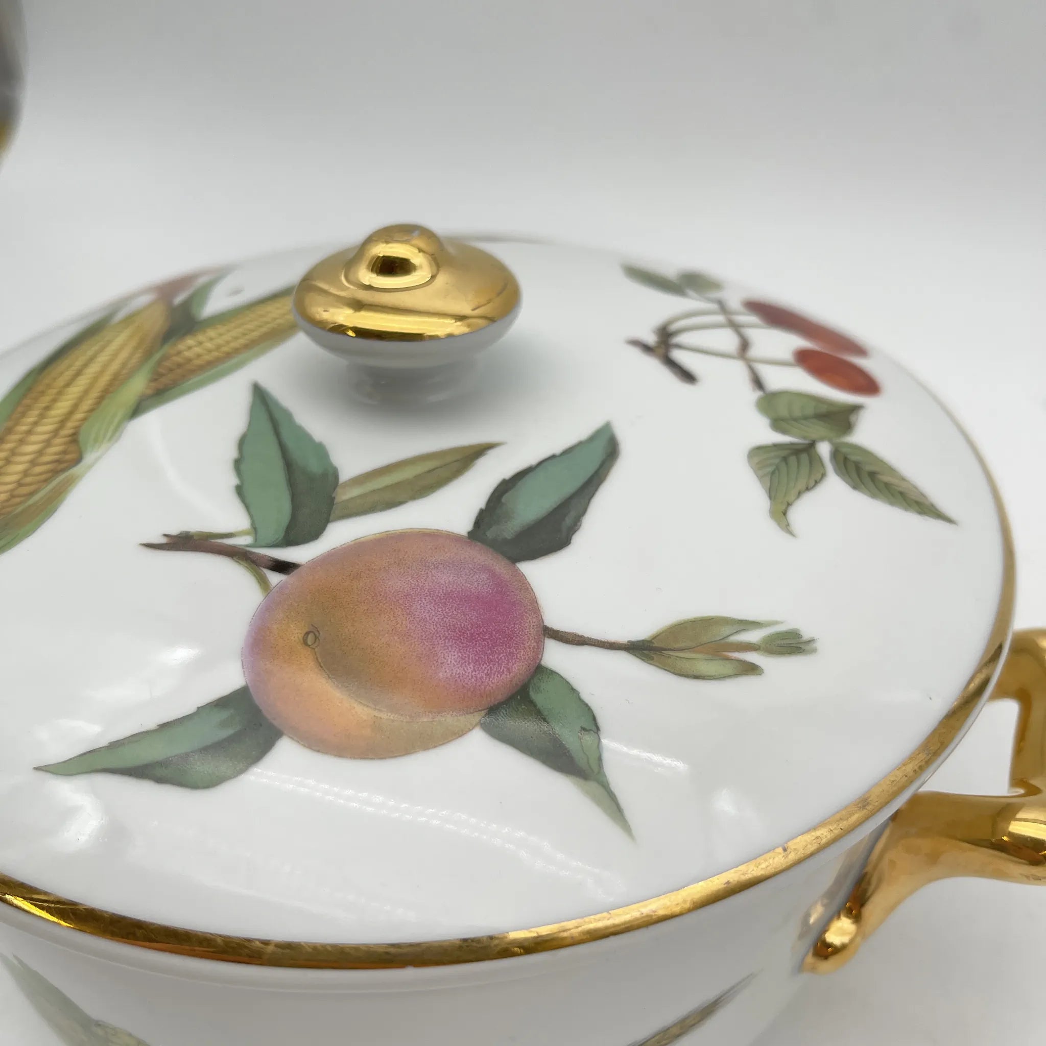 【リユース】 キャセロール (蓋付き深型グラタン皿) / Royal Worcester / Evesham / 推定1980-90s / Bone China / イギリス / ボタニカルアート, 金彩