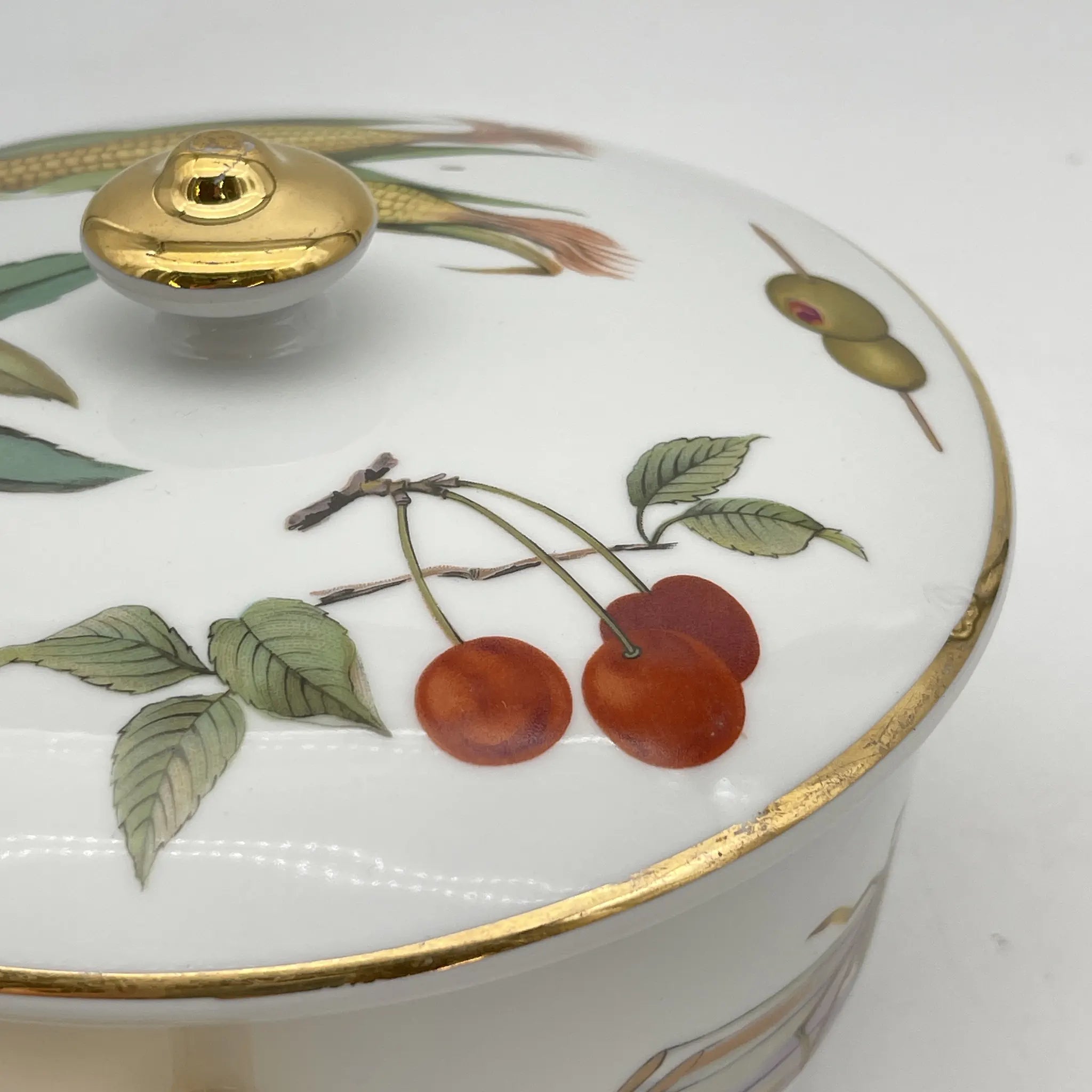 【リユース】 キャセロール (蓋付き深型グラタン皿) / Royal Worcester / Evesham / 推定1980-90s / Bone China / イギリス / ボタニカルアート, 金彩