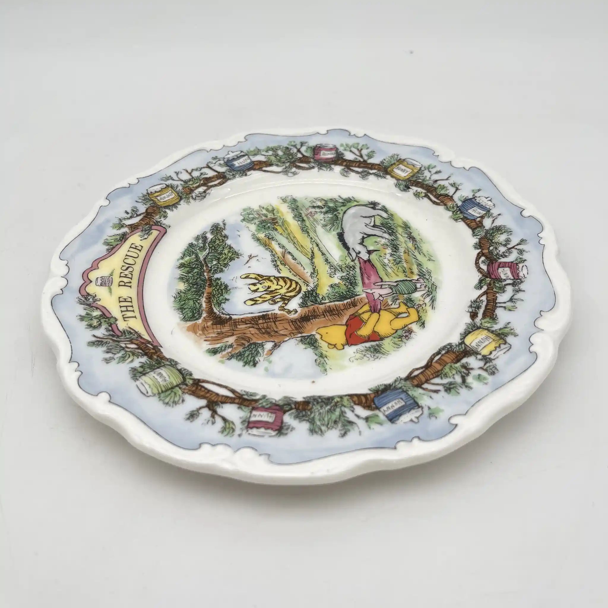 [Vintage] Dessert plate (medium plate) / Royal Doulton / The Winnie The Pooh Collection / The Rescue / Estimated 1990s / Bone China / England / John Finnie