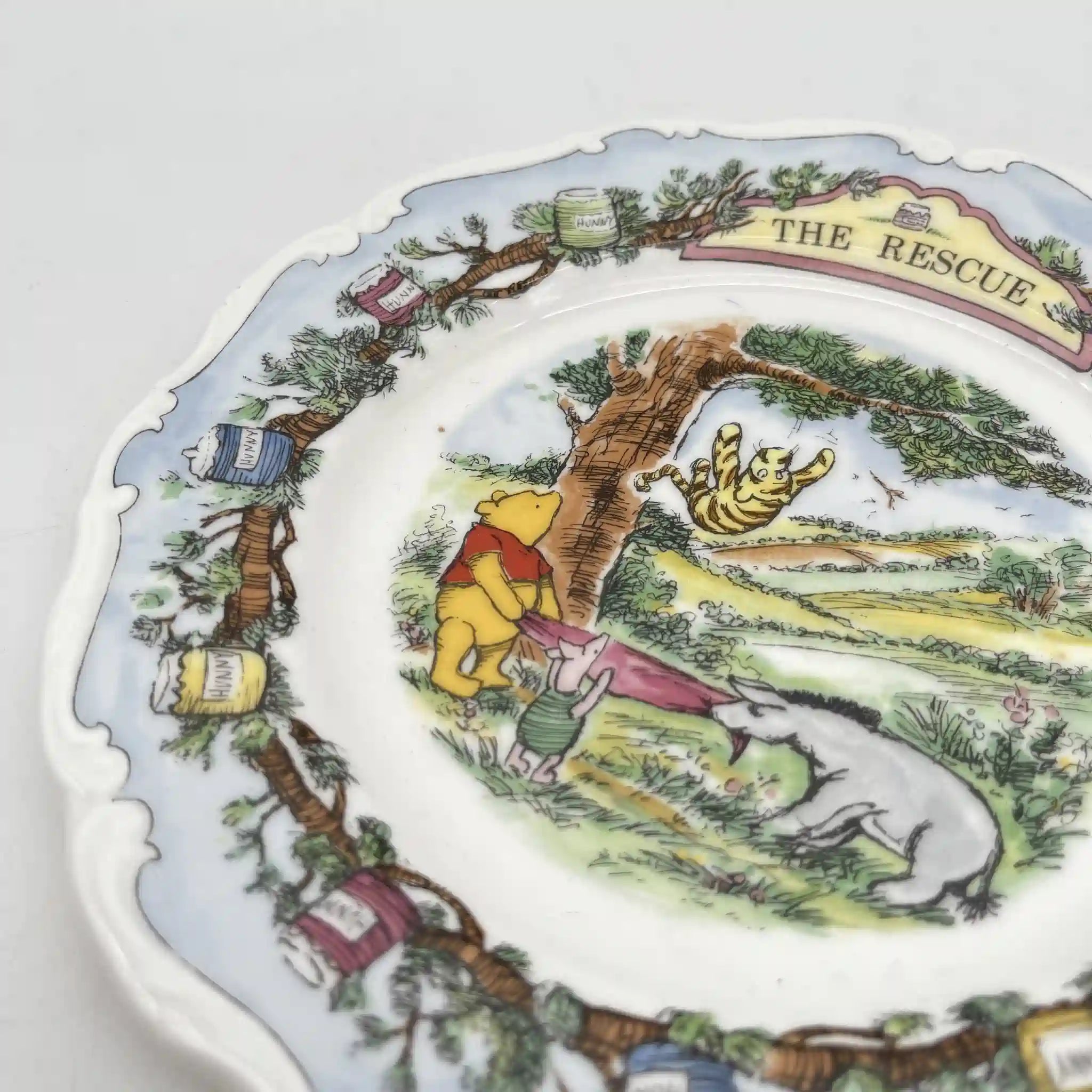 [Vintage] Dessert plate (medium plate) / Royal Doulton / The Winnie The Pooh Collection / The Rescue / Estimated 1990s / Bone China / England / John Finnie