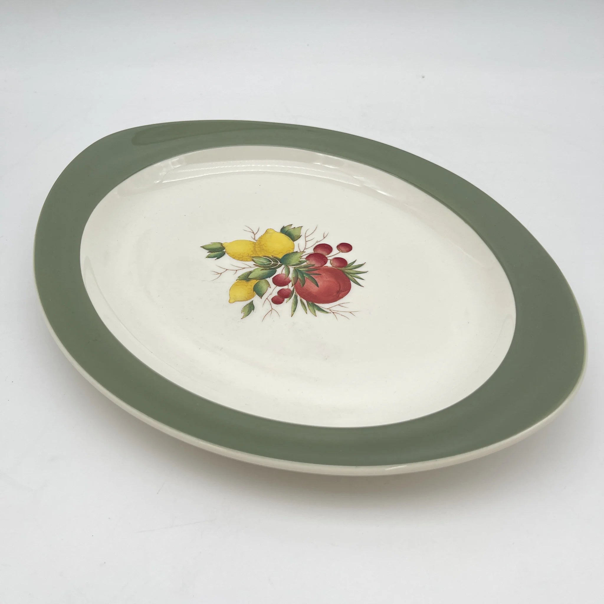 [Vintage] Platter (large plate) / Wedgewood / Covent Garden / Estimated mid-20C / Pottery / England / Botanical art