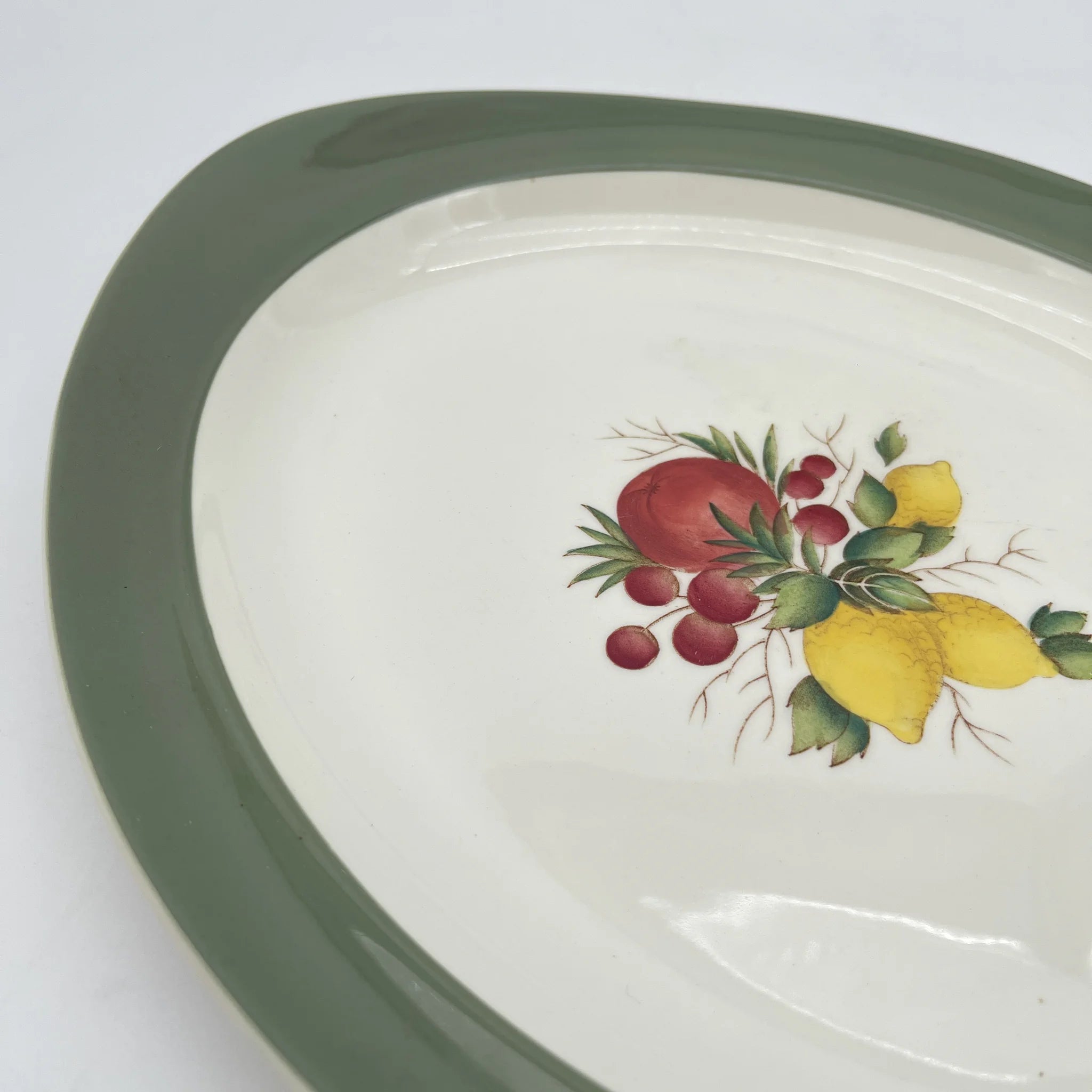 [Vintage] Platter (large plate) / Wedgewood / Covent Garden / Estimated mid-20C / Pottery / England / Botanical art