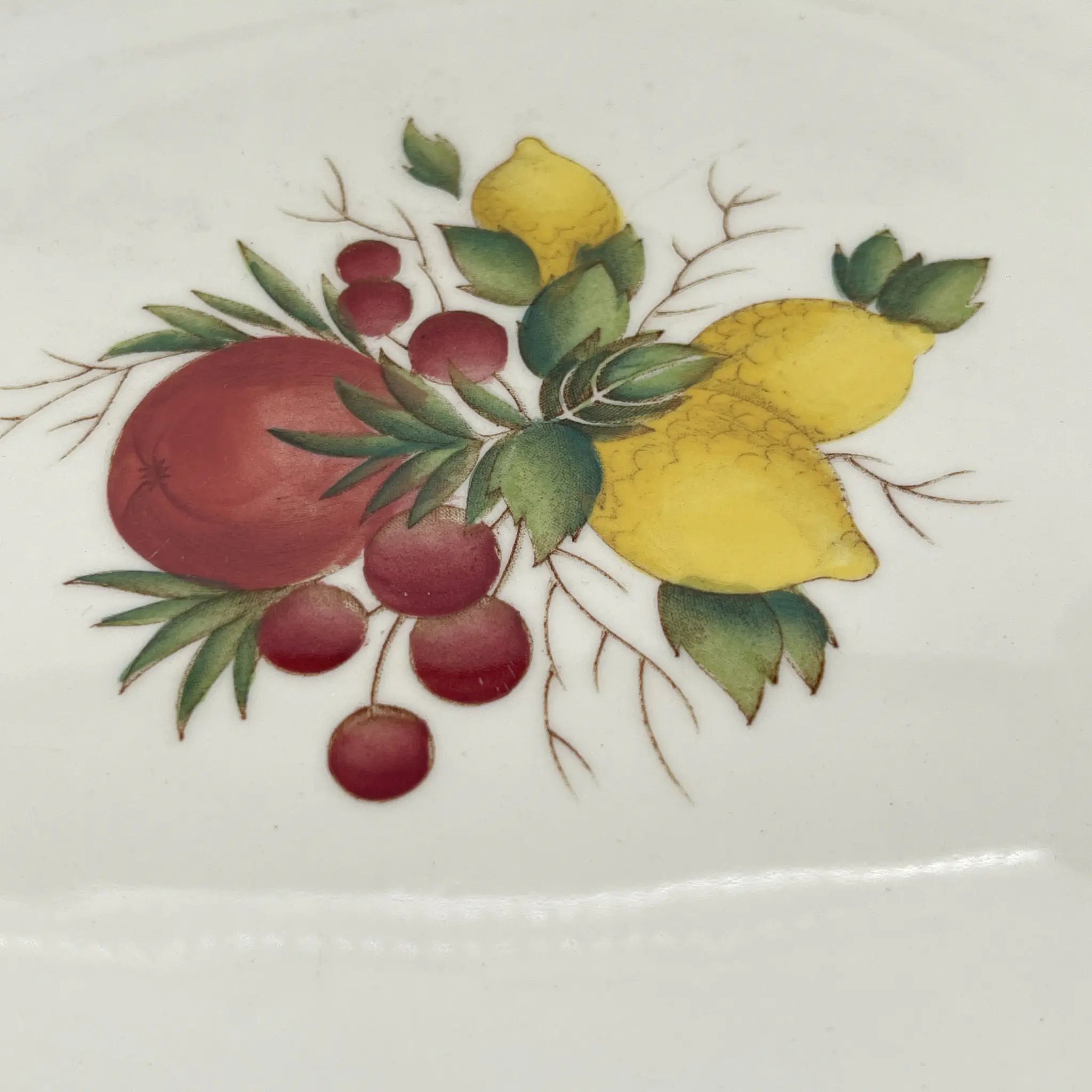 [Vintage] Platter (large plate) / Wedgewood / Covent Garden / Estimated mid-20C / Pottery / England / Botanical art