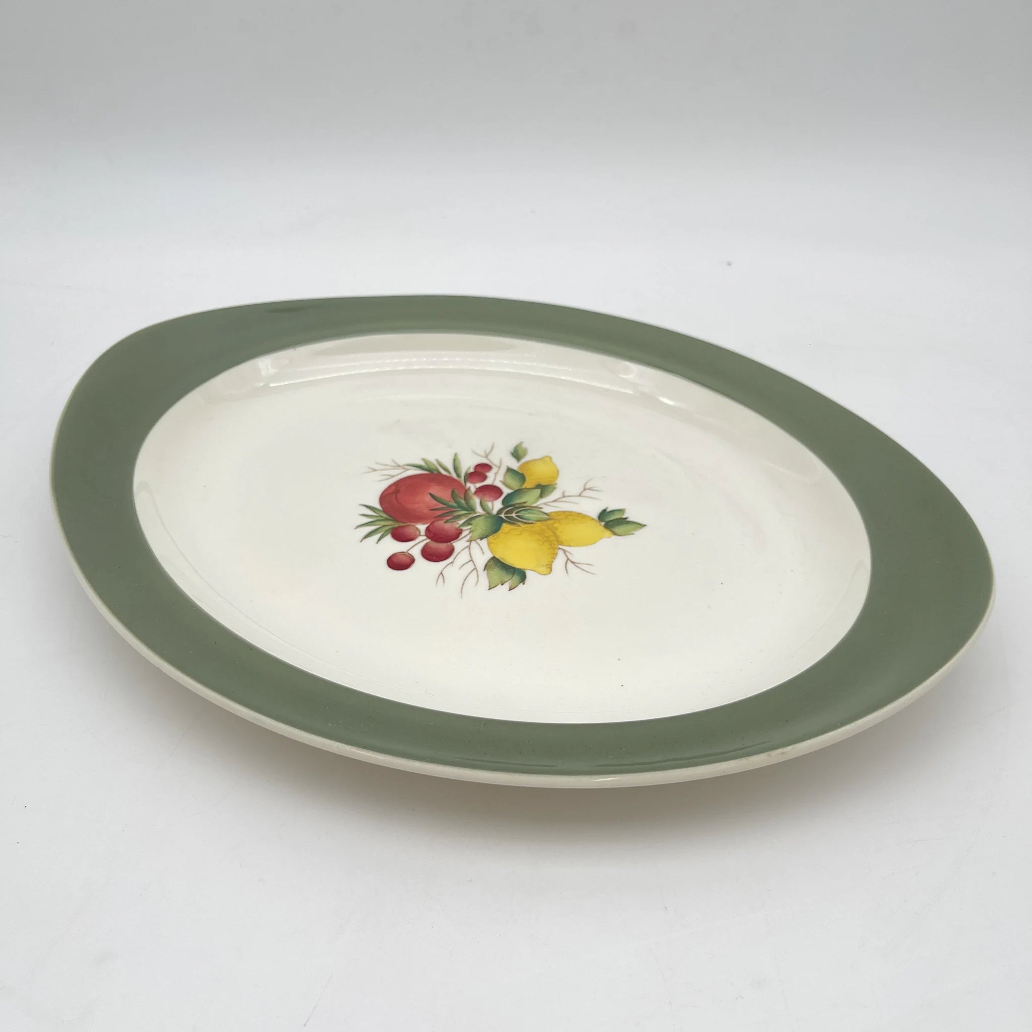 [Vintage] Platter (large plate) / Wedgewood / Covent Garden / Estimated mid-20C / Pottery / England / Botanical art