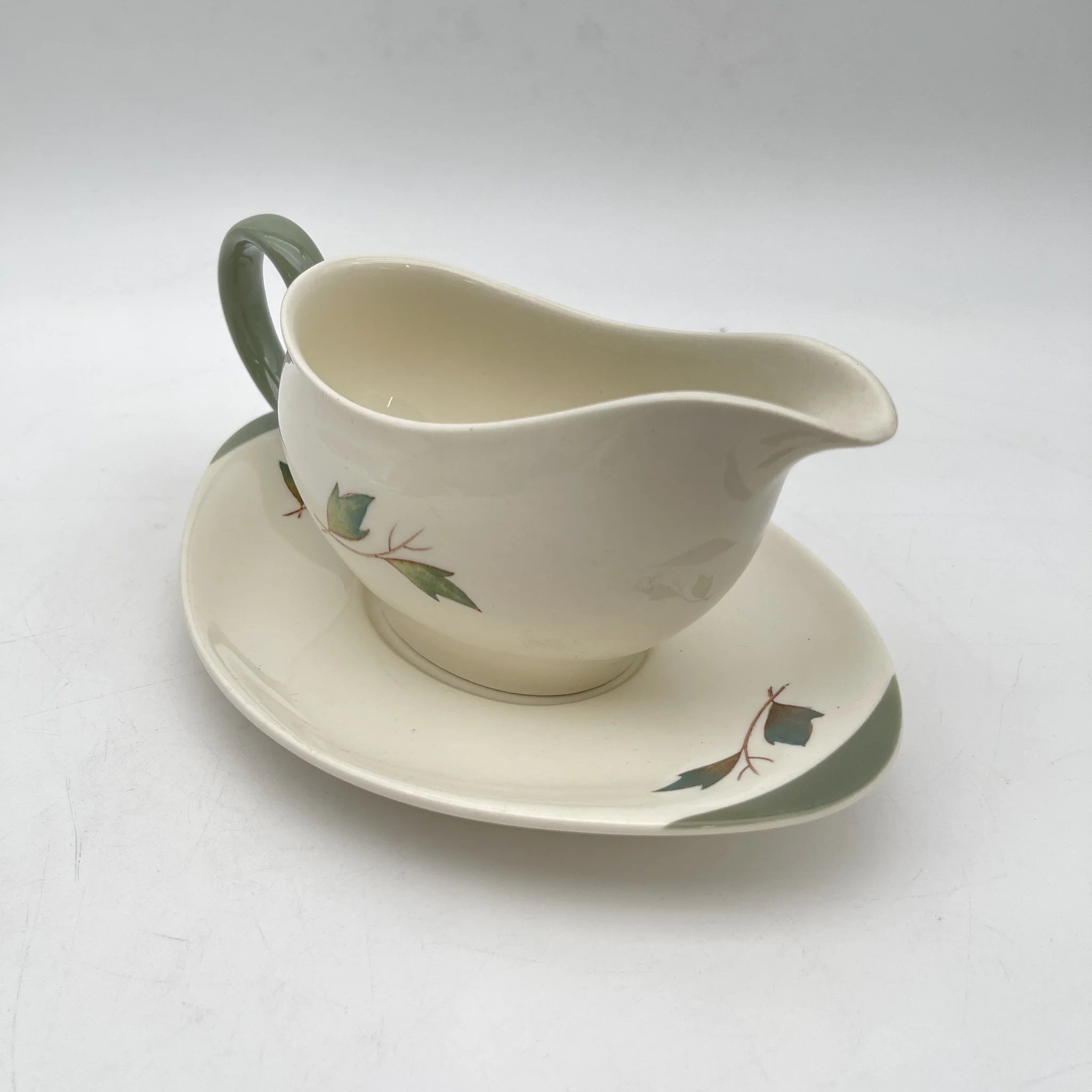 [Vintage] Sauce boat & saucer / Wedgewood / Covent Garden / Estimated mid-20C / Pottery / England / Botanical art