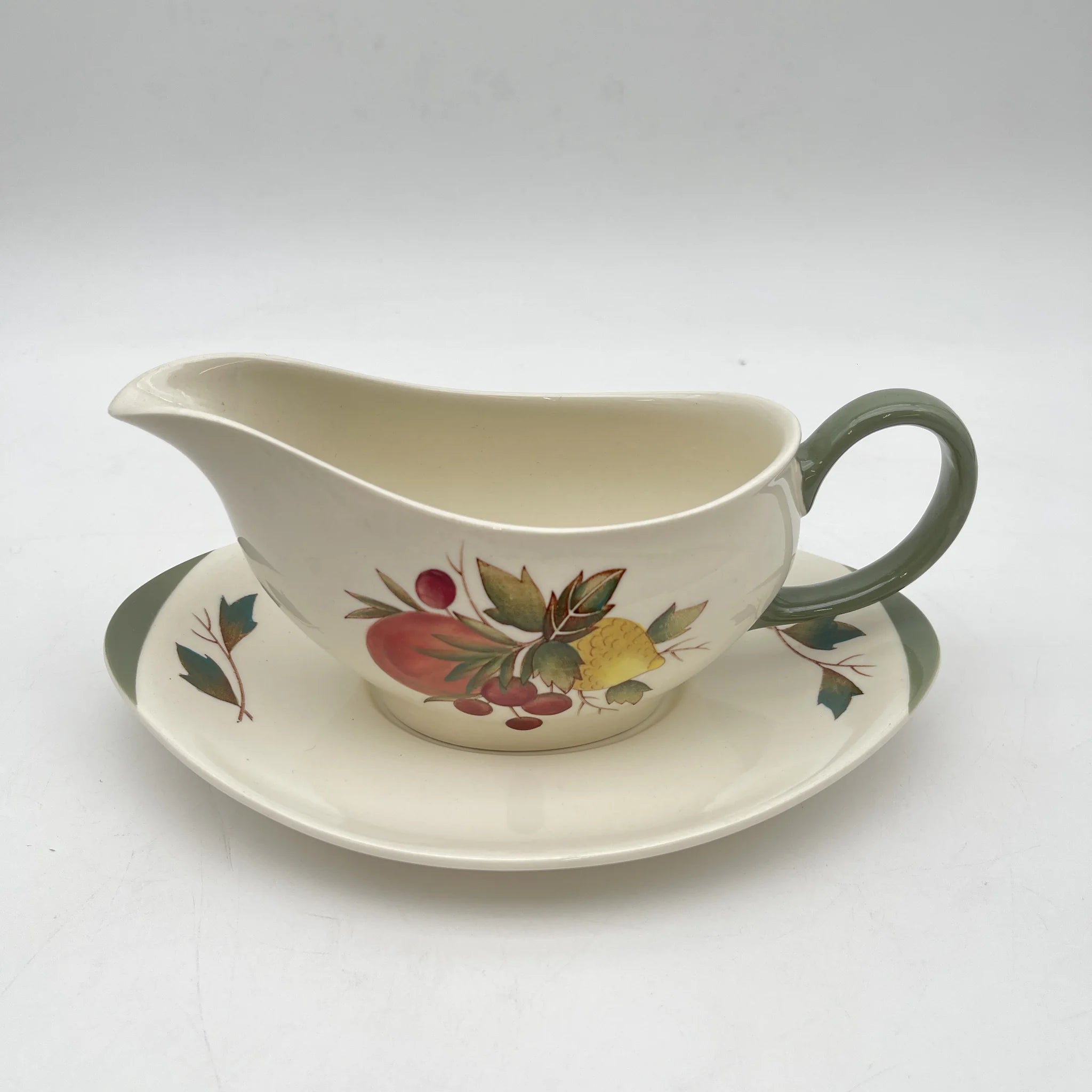 [Vintage] Sauce boat & saucer / Wedgewood / Covent Garden / Estimated mid-20C / Pottery / England / Botanical art