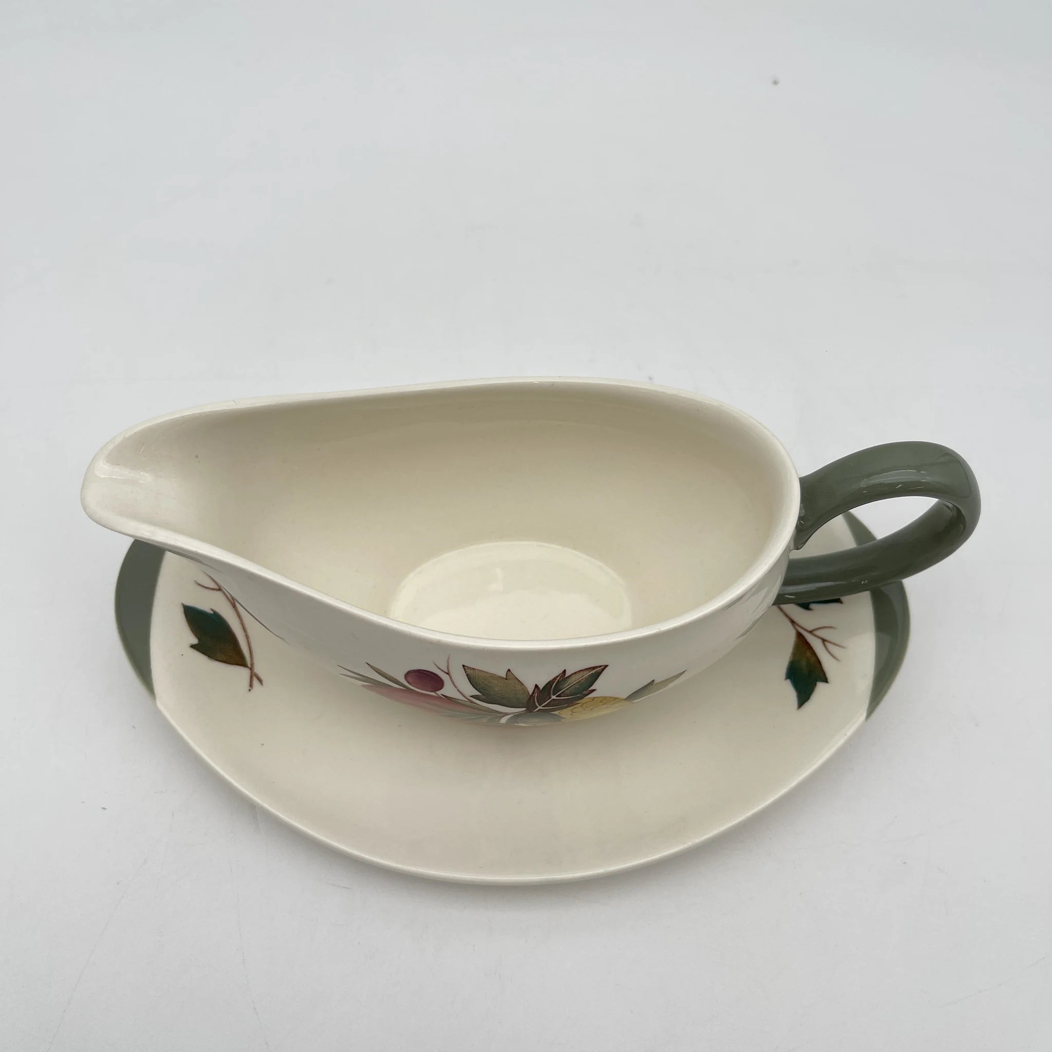 [Vintage] Sauce boat & saucer / Wedgewood / Covent Garden / Estimated mid-20C / Pottery / England / Botanical art