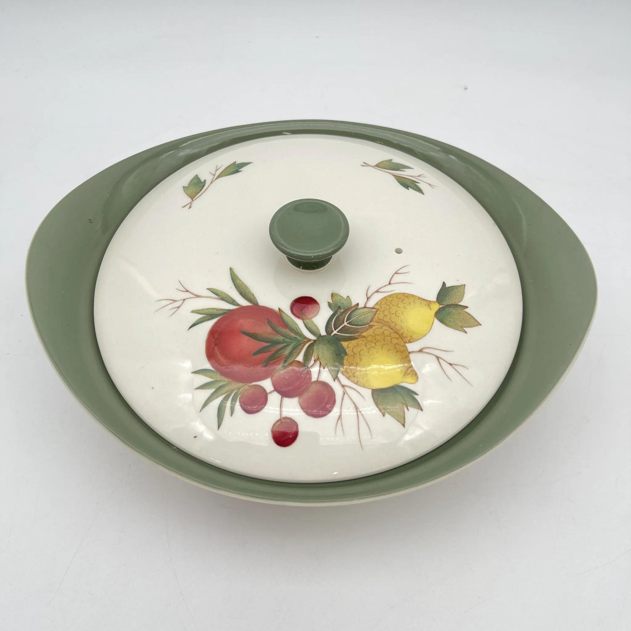 [Vintage] Casserole (deep gratin dish with lid) / Wedgewood / Covent Garden / Estimated mid-20C / Pottery / England / Botanical art