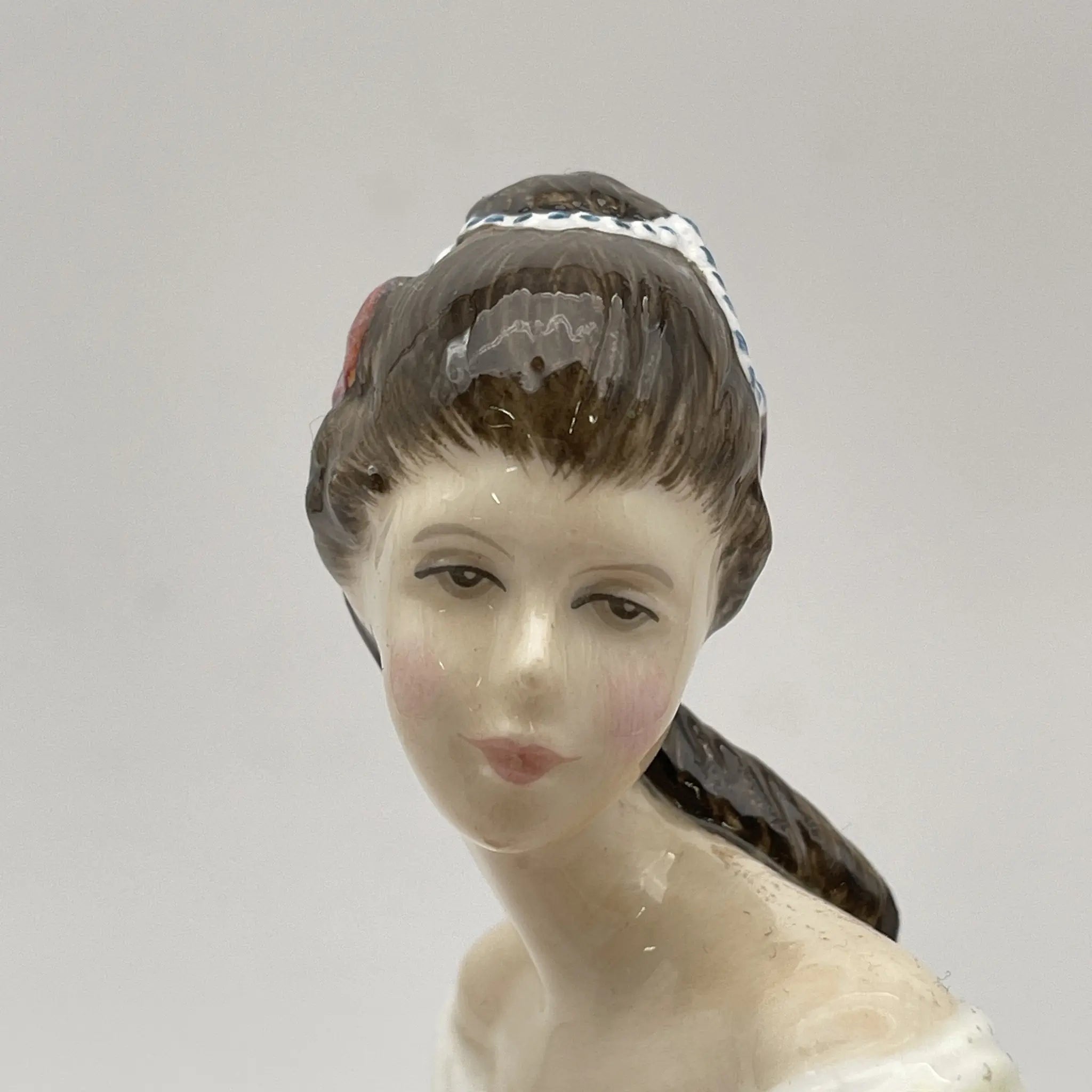 Royal Doulton / Southern Belle / 20c中后期/ Bone China /英国/ Peggy Davies， 手绘油漆