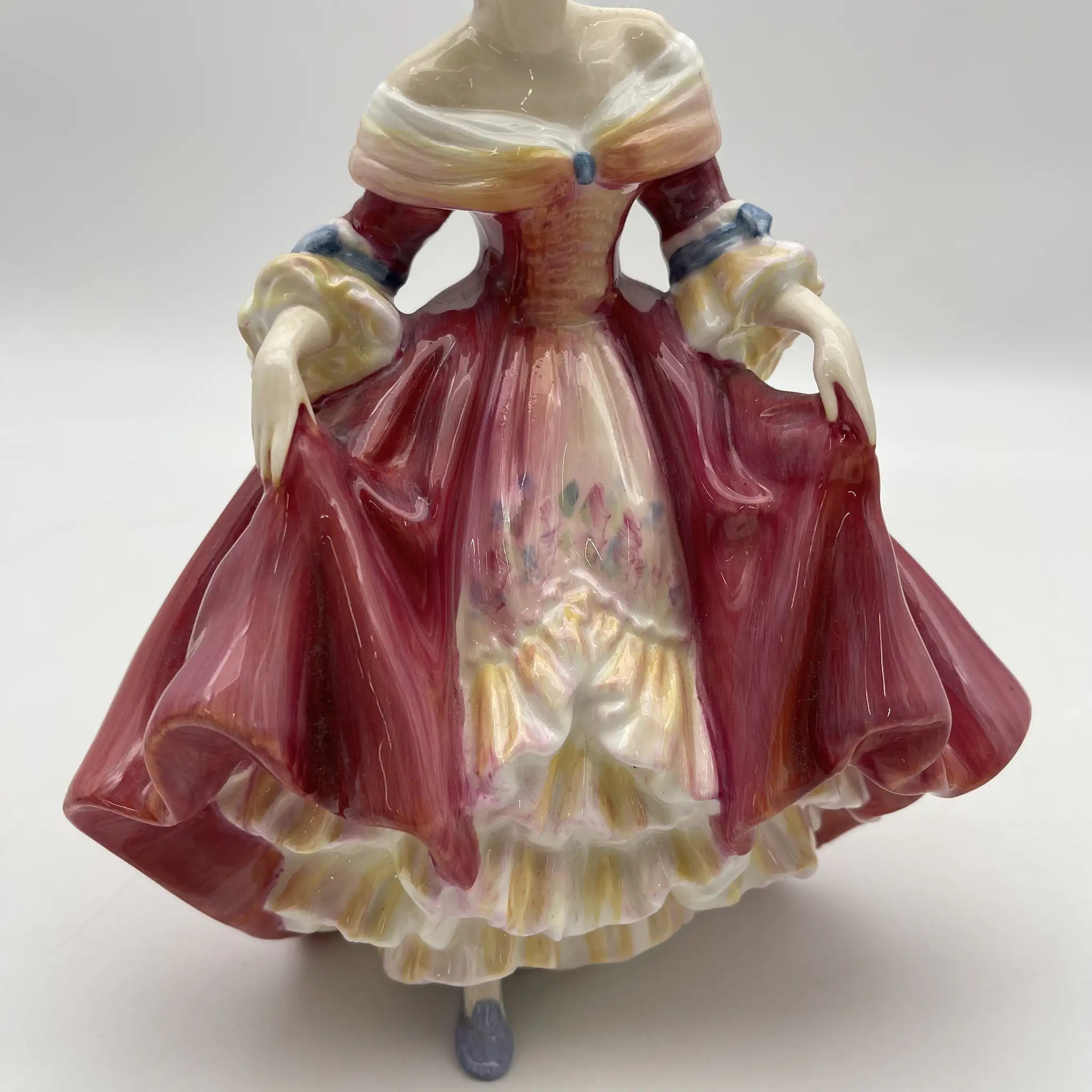 Royal Doulton / Southern Belle / 20c中后期/ Bone China /英国/ Peggy Davies， 手绘油漆