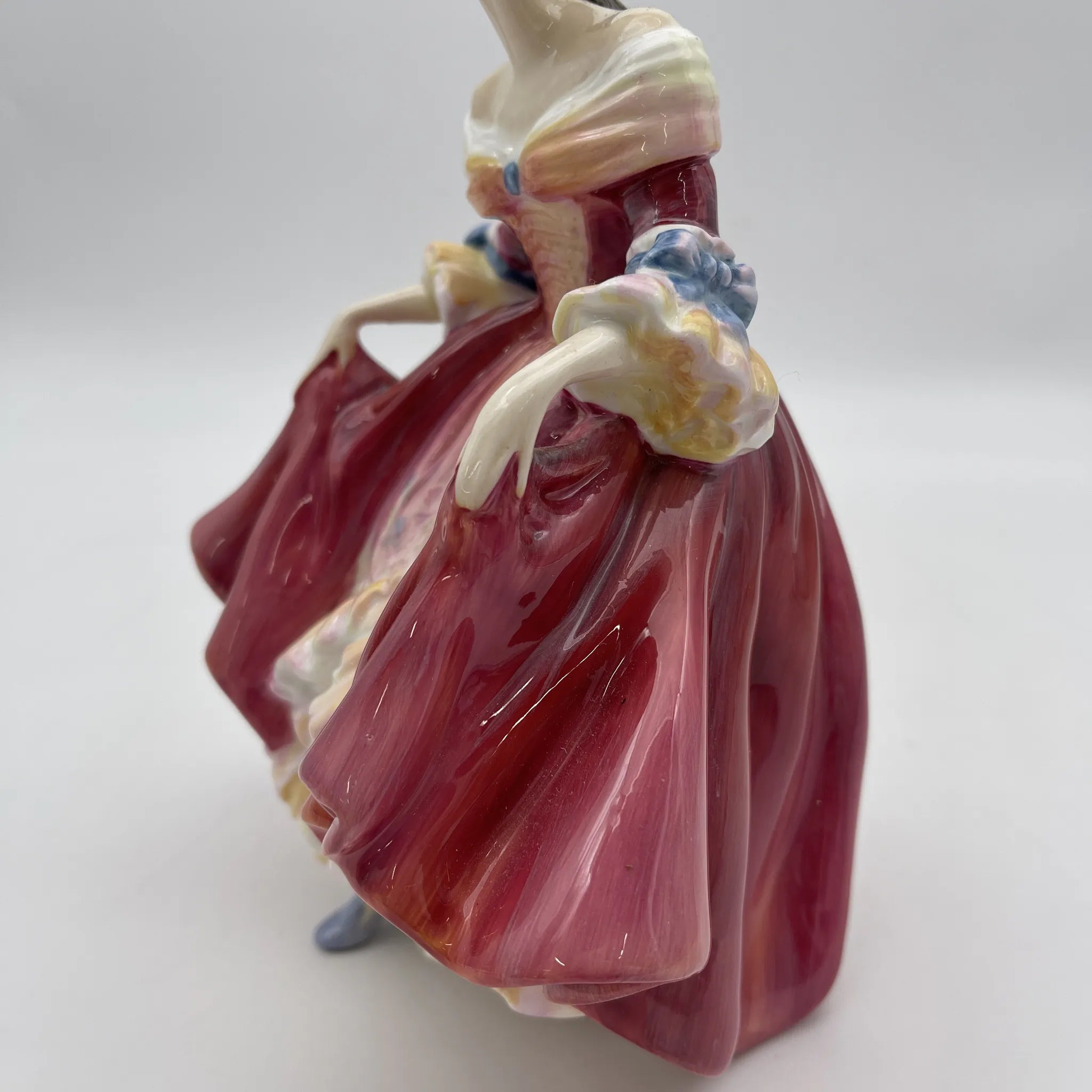 Royal Doulton / Southern Belle / 20c中后期/ Bone China /英国/ Peggy Davies， 手绘油漆