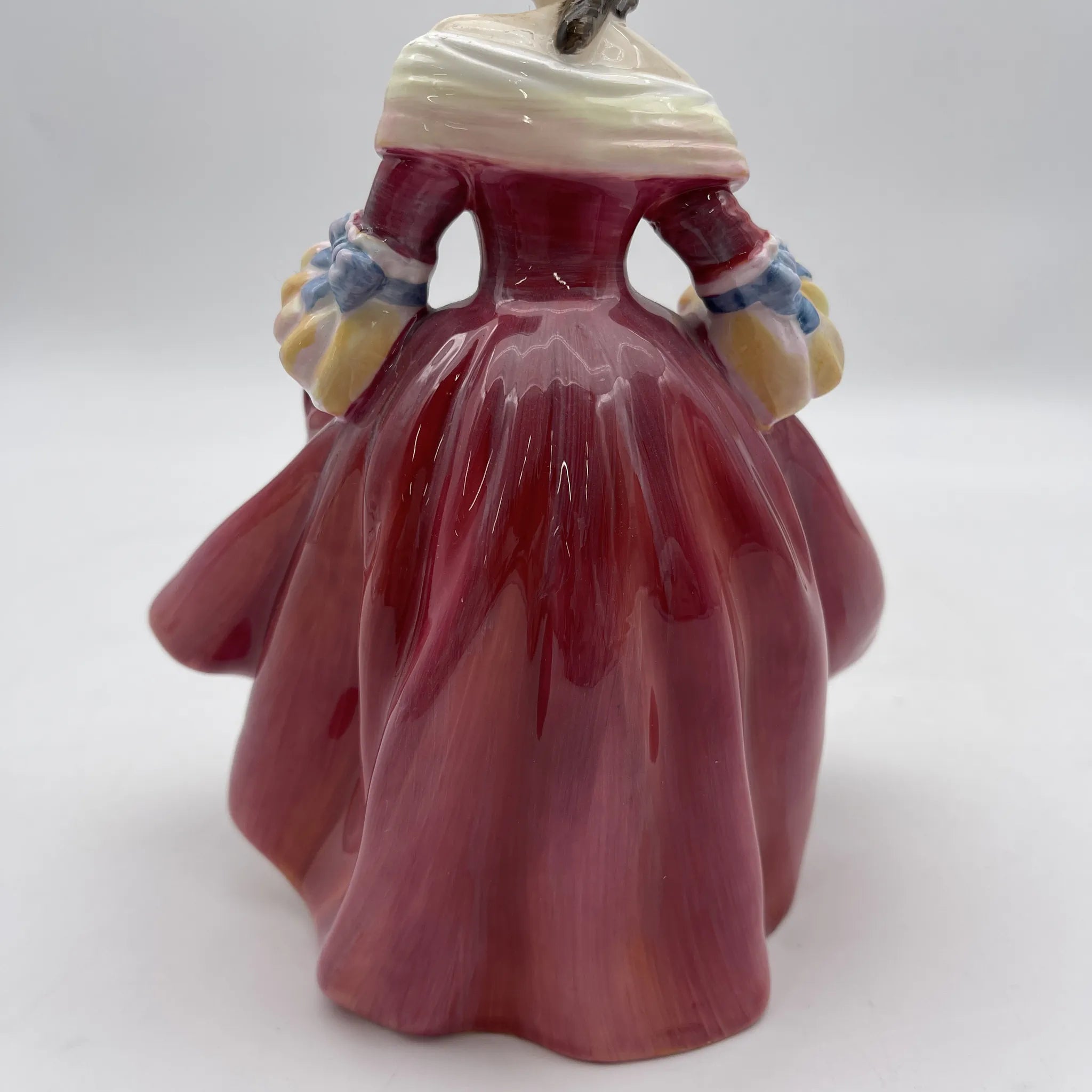 Royal Doulton / Southern Belle / 20c中后期/ Bone China /英国/ Peggy Davies， 手绘油漆
