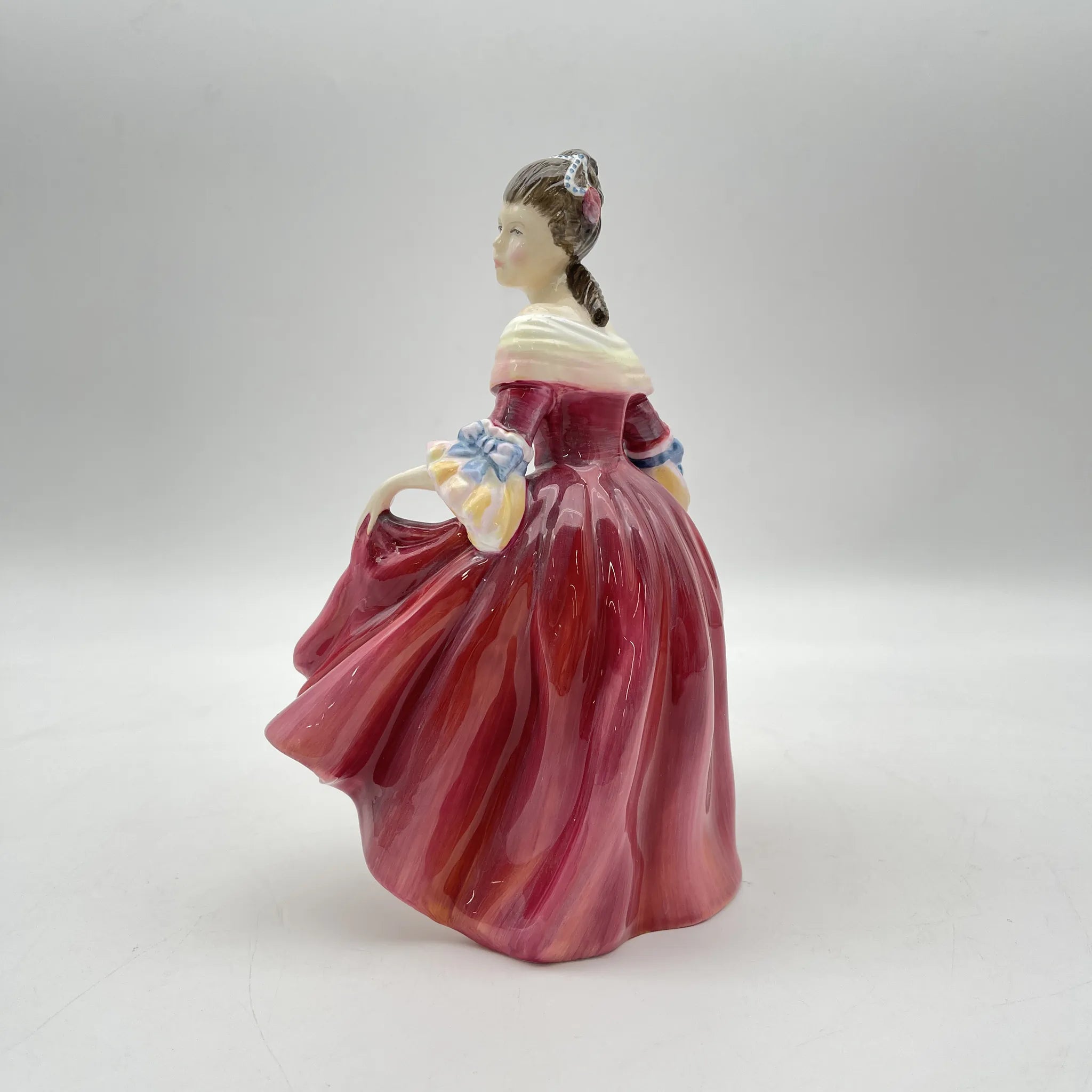 Royal Doulton / Southern Belle / 20c中后期/ Bone China /英国/ Peggy Davies， 手绘油漆