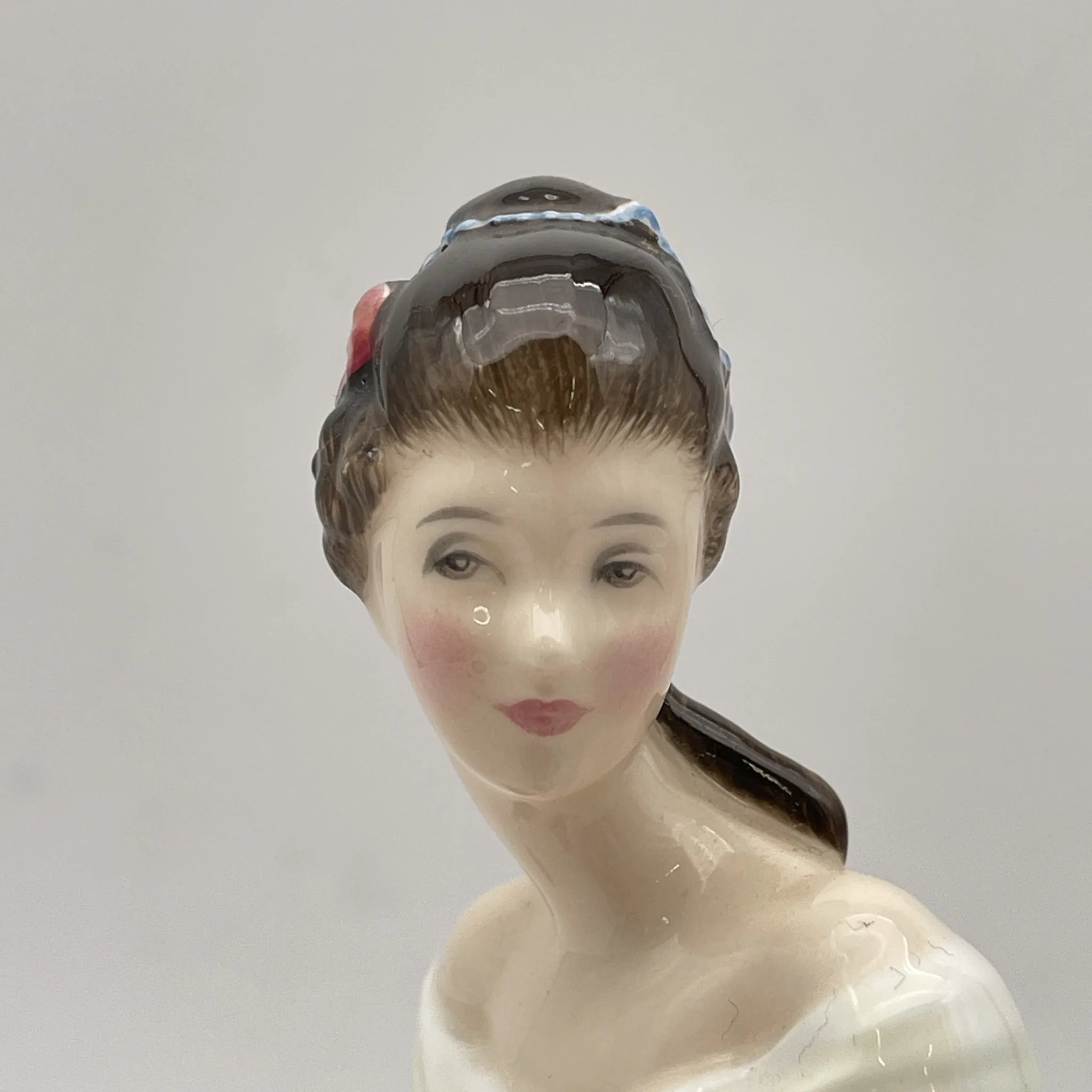 【复古】陶瓷器玩偶/ Royal Doulton / Southern Belle / 20c中后期/ Bone China /英国/手绘