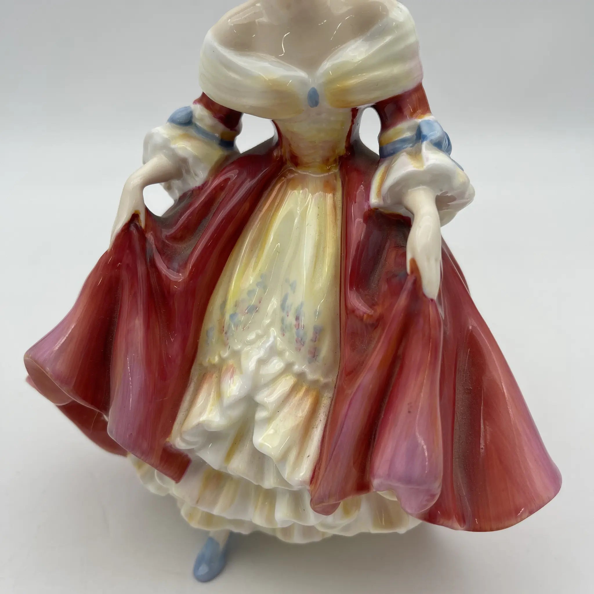 【复古】陶瓷器玩偶/ Royal Doulton / Southern Belle / 20c中后期/ Bone China /英国/手绘