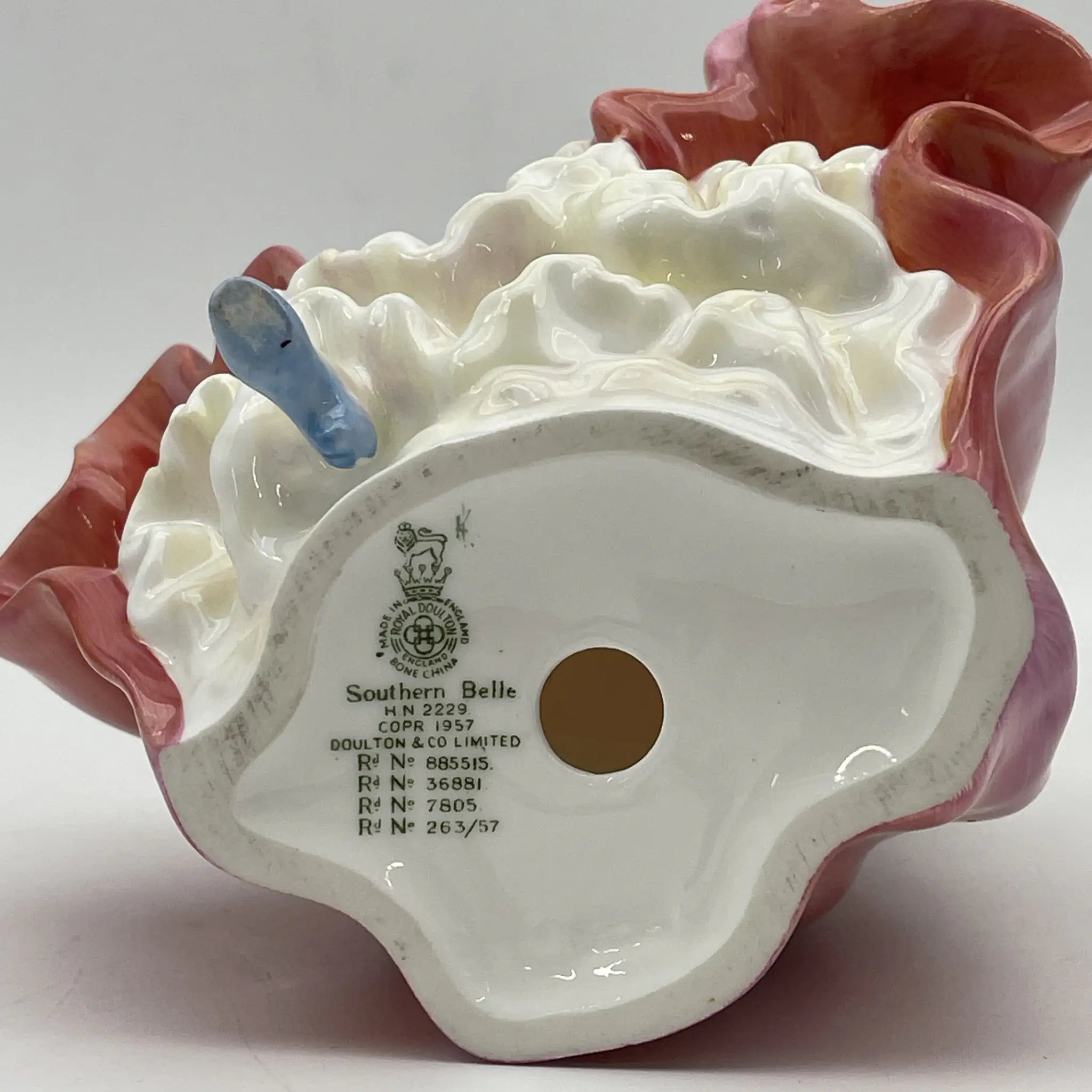 【复古】陶瓷器玩偶/ Royal Doulton / Southern Belle / 20c中后期/ Bone China /英国/手绘