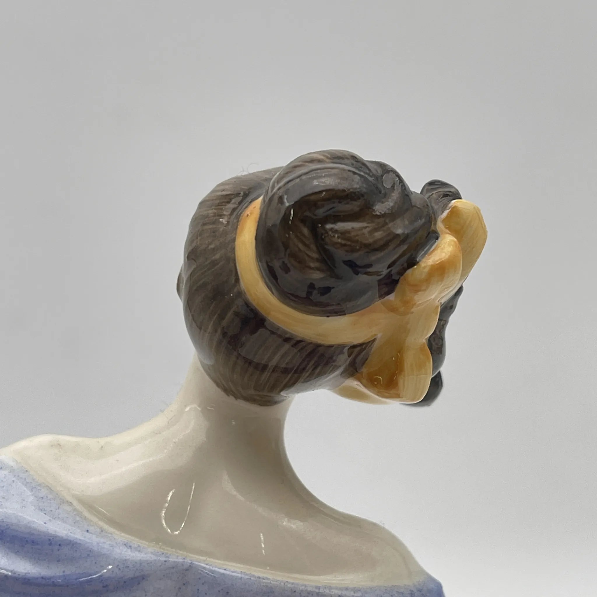 [Reuse] Figurine (ceramic doll) / Royal Doulton / Elaine / Late 20C / Bone China / England / Peggy Davies, hand painted
