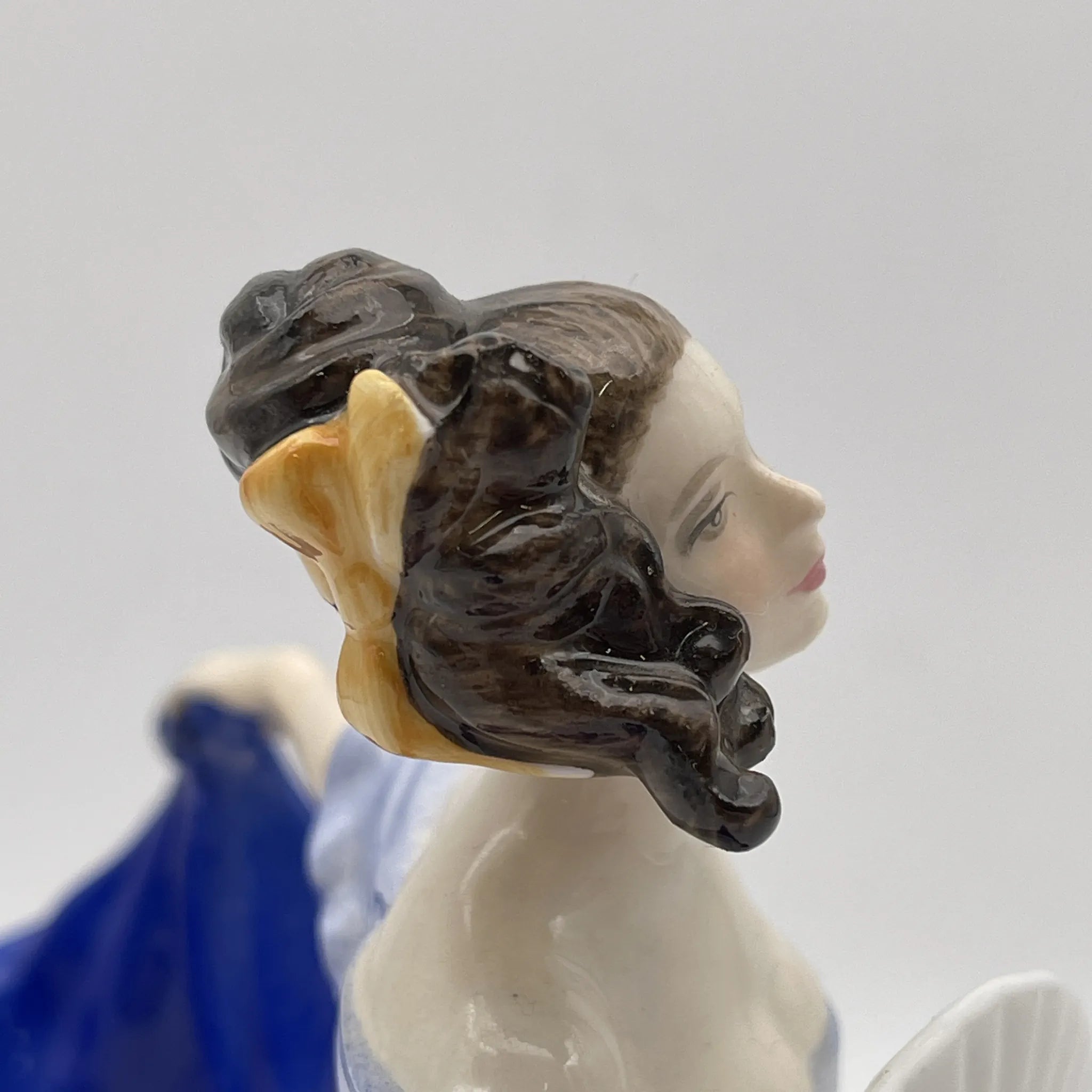 [Reuse] Figurine (ceramic doll) / Royal Doulton / Elaine / Late 20C / Bone China / England / Peggy Davies, hand painted
