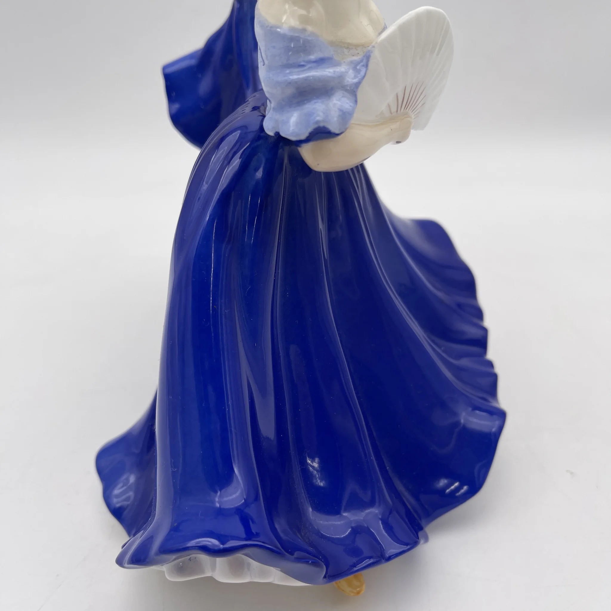 Royal Doulton (ロイヤルドルトン) / フィギュリン (陶磁器人形