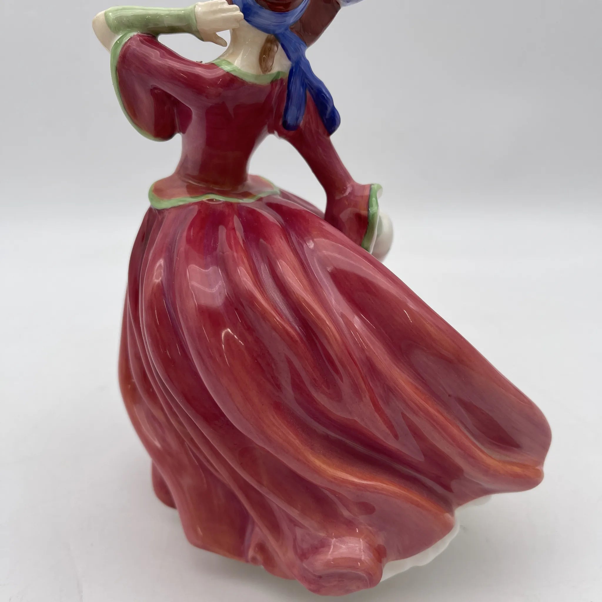 【复古】陶瓷器玩偶/ Royal Doulton / Autumn Breezes / 20c中后期/ Bone China /英国/ Leslie Harradine，手绘