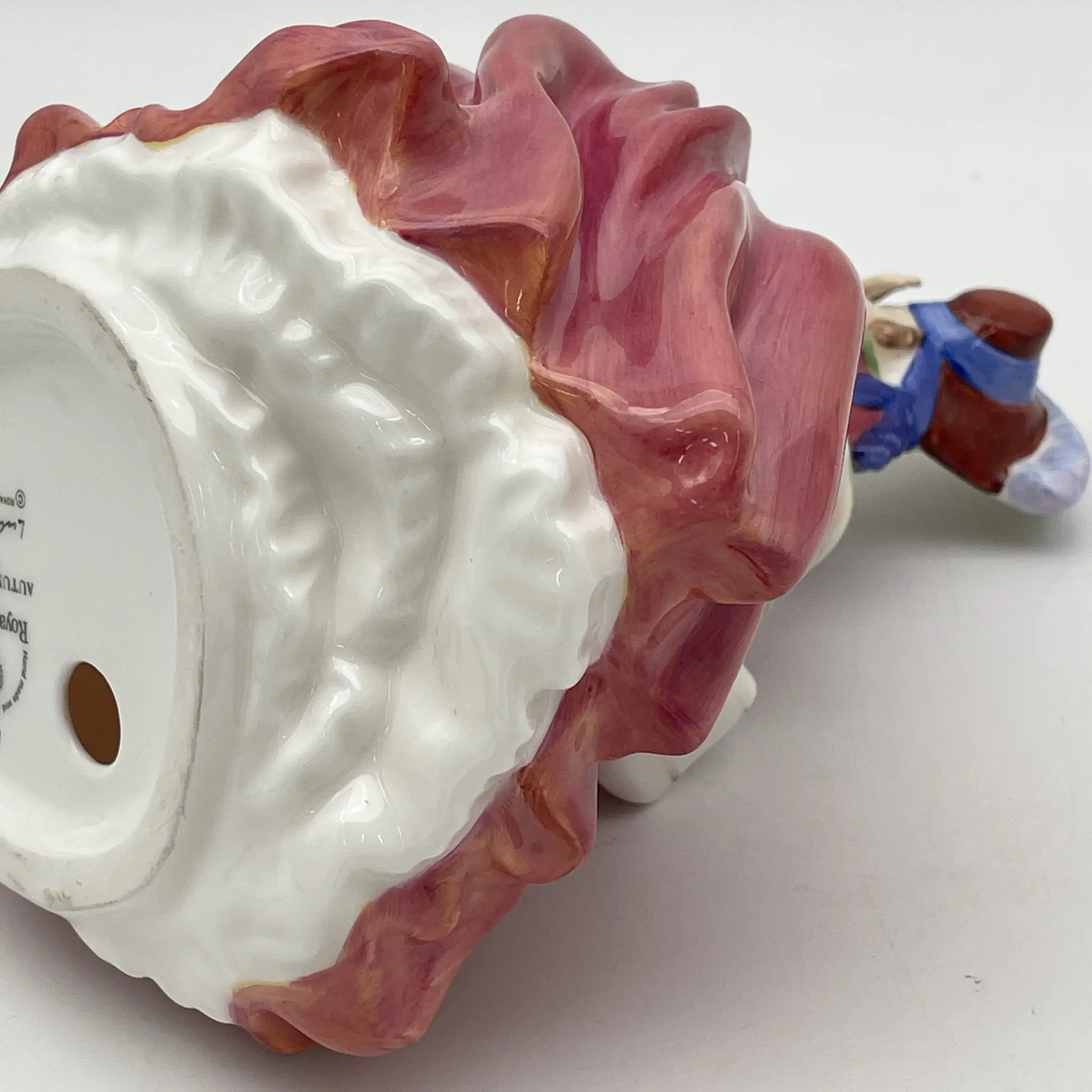 【复古】陶瓷器玩偶/ Royal Doulton / Autumn Breezes / 20c中后期/ Bone China /英国/ Leslie Harradine，手绘