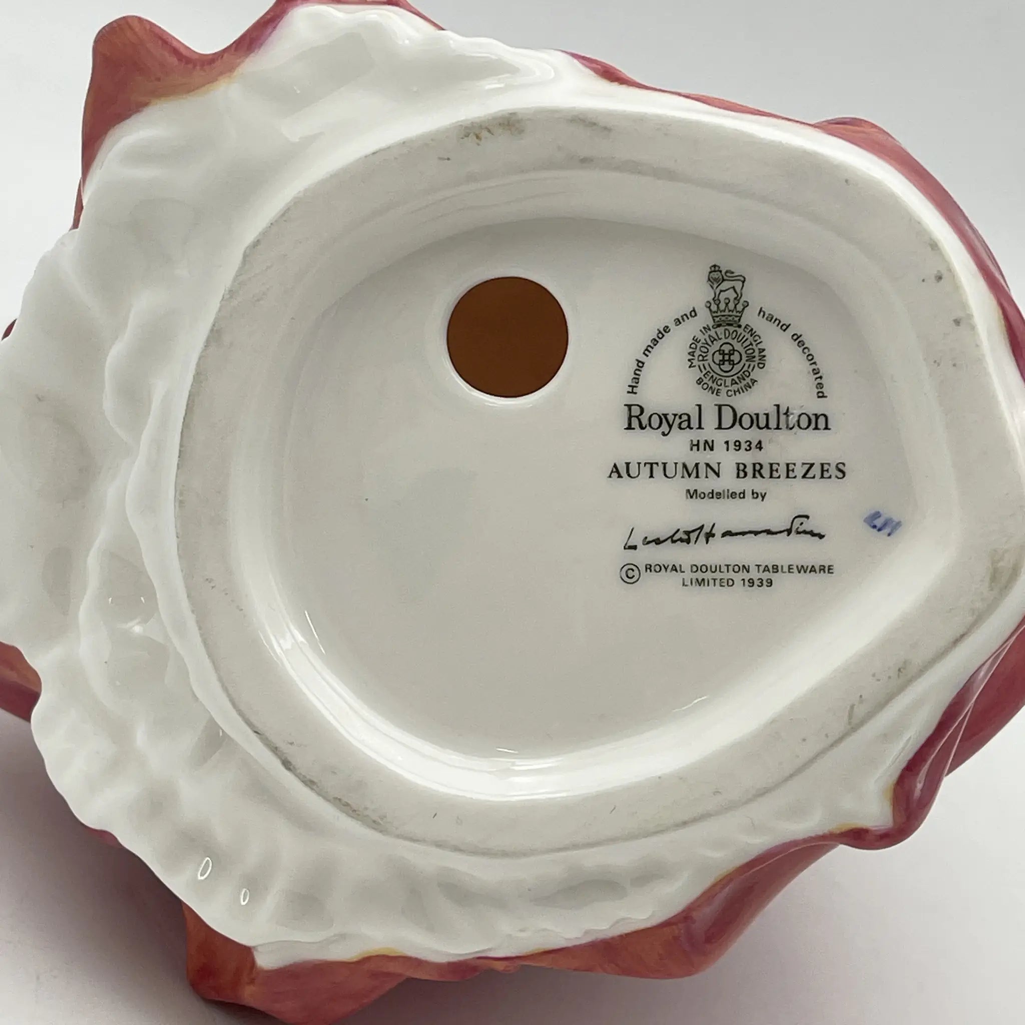 【复古】陶瓷器玩偶/ Royal Doulton / Autumn Breezes / 20c中后期/ Bone China /英国/ Leslie Harradine，手绘