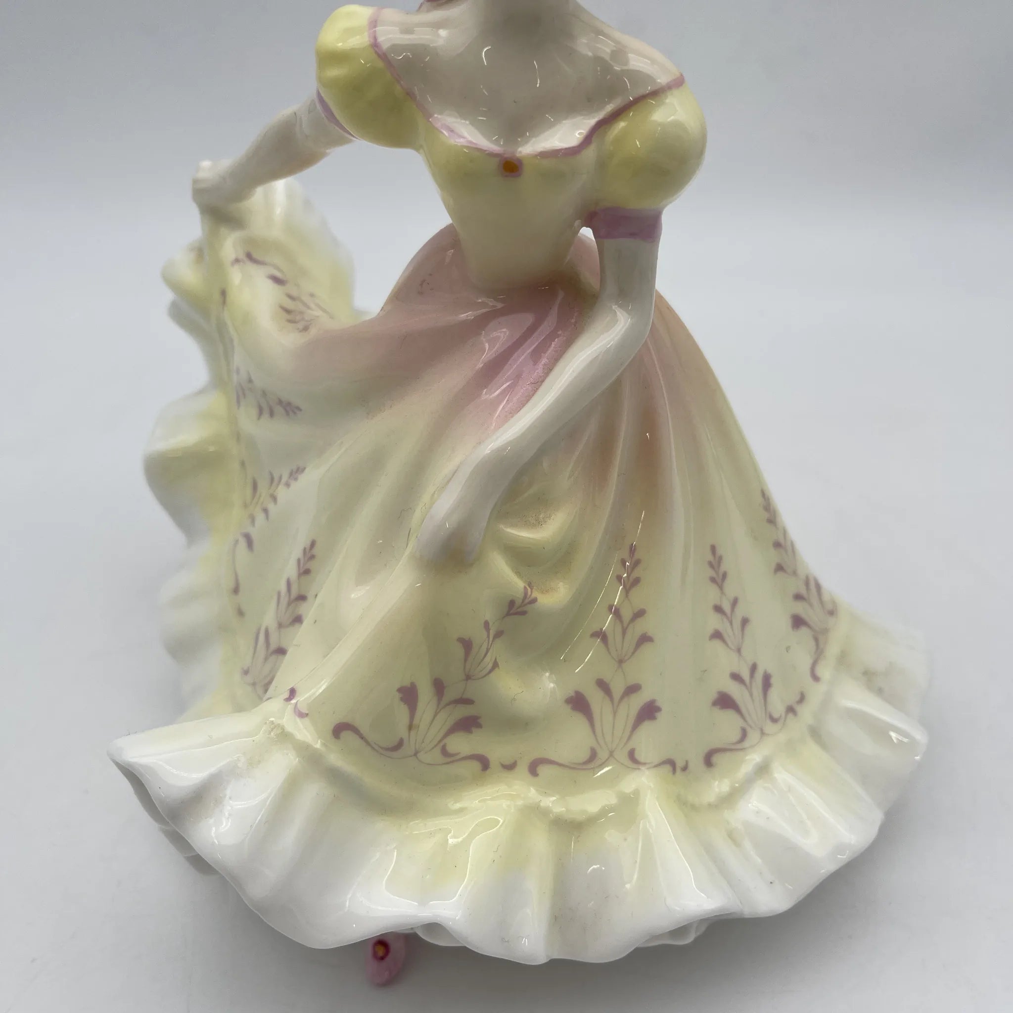 【复古】陶俑/ Royal Doulton / Ninette / 20c后期/ Bone China /英国/ Peggy Davies，手绘