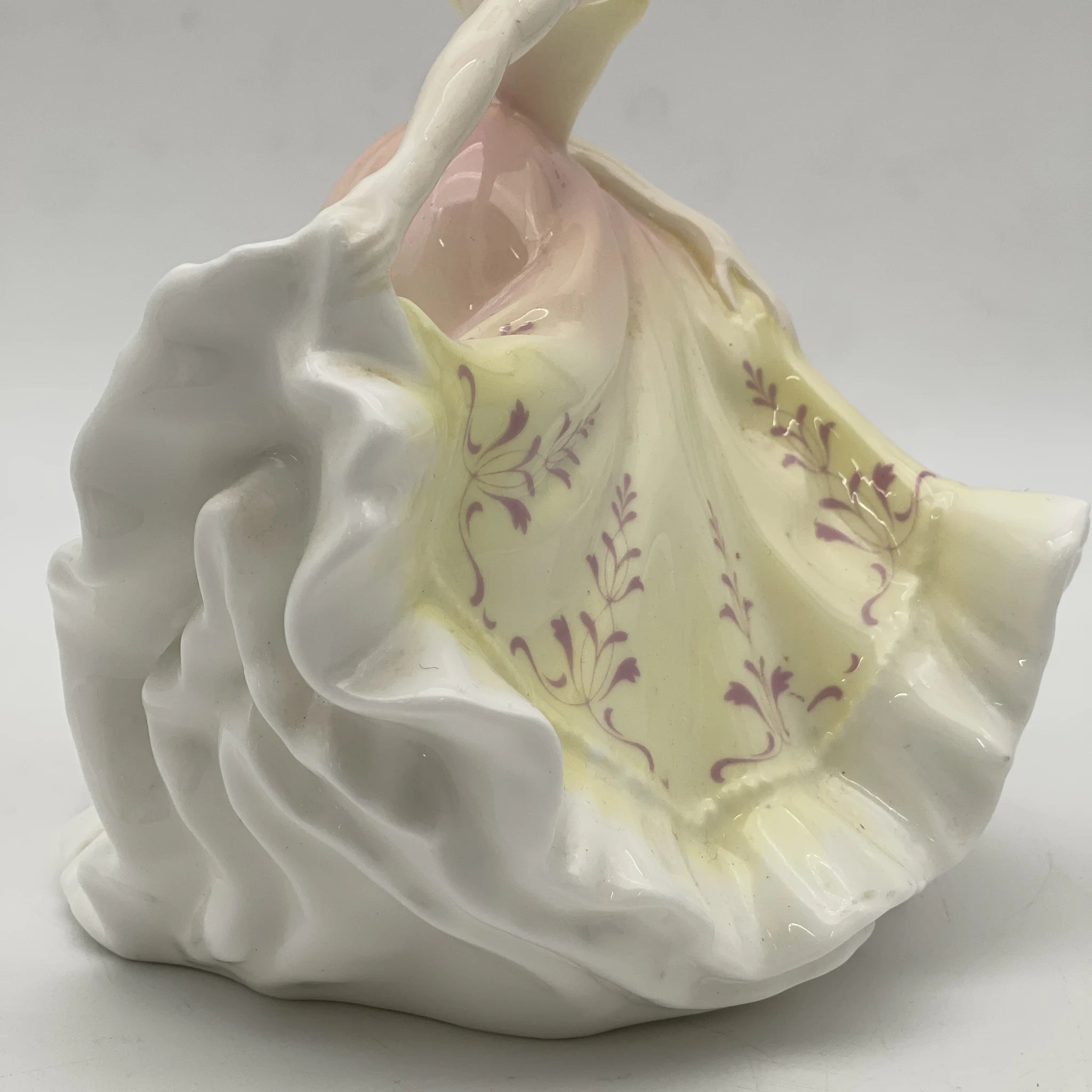 【复古】陶俑/ Royal Doulton / Ninette / 20c后期/ Bone China /英国/ Peggy Davies，手绘