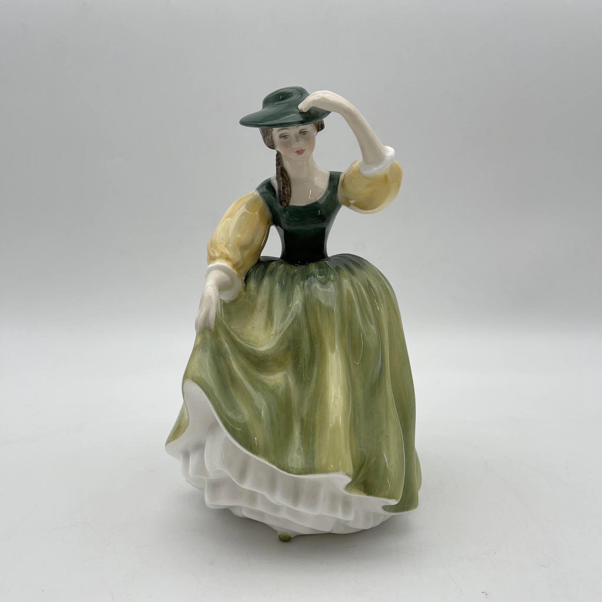 【复古】陶俑/ Royal Doulton / Buttercup / 20c中后期/ Bone China /英国/ Peggy Davies， 手绘油漆