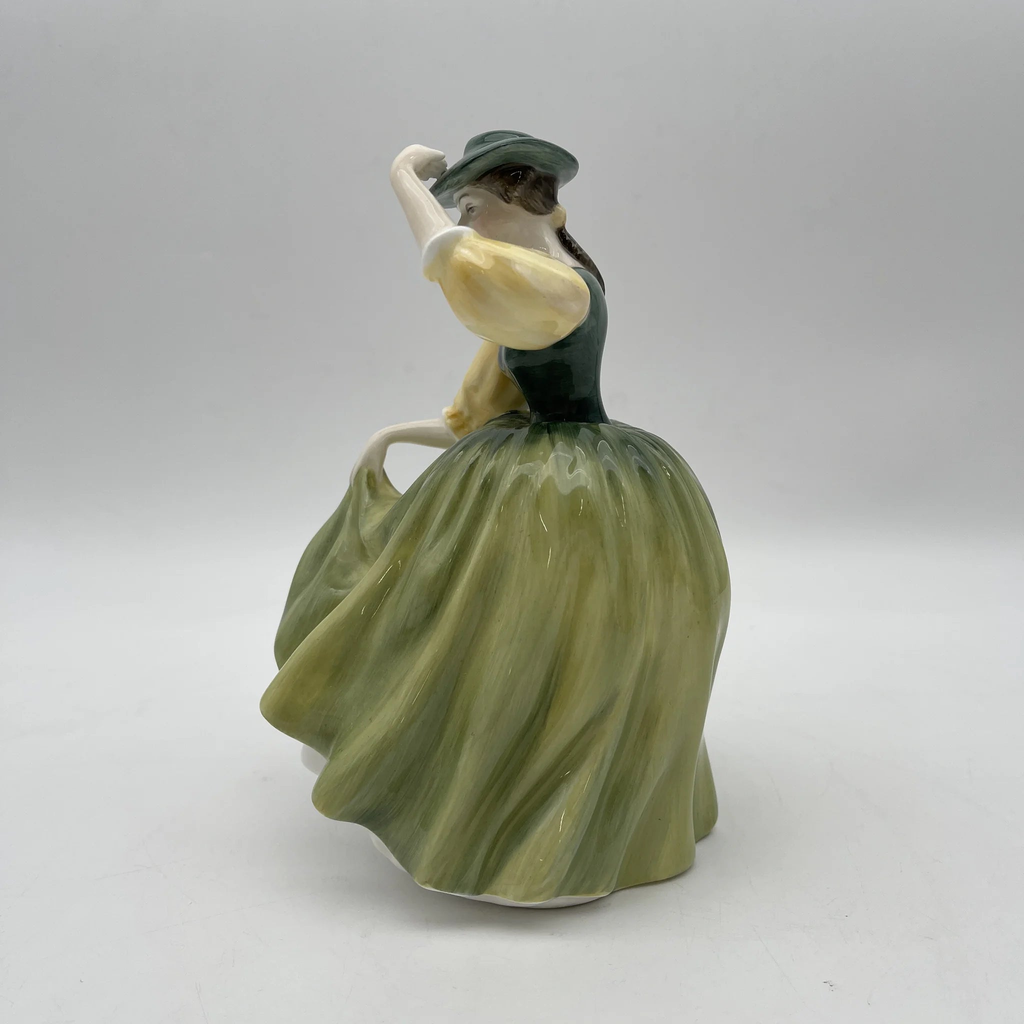 【复古】陶俑/ Royal Doulton / Buttercup / 20c中后期/ Bone China /英国/ Peggy Davies， 手绘油漆