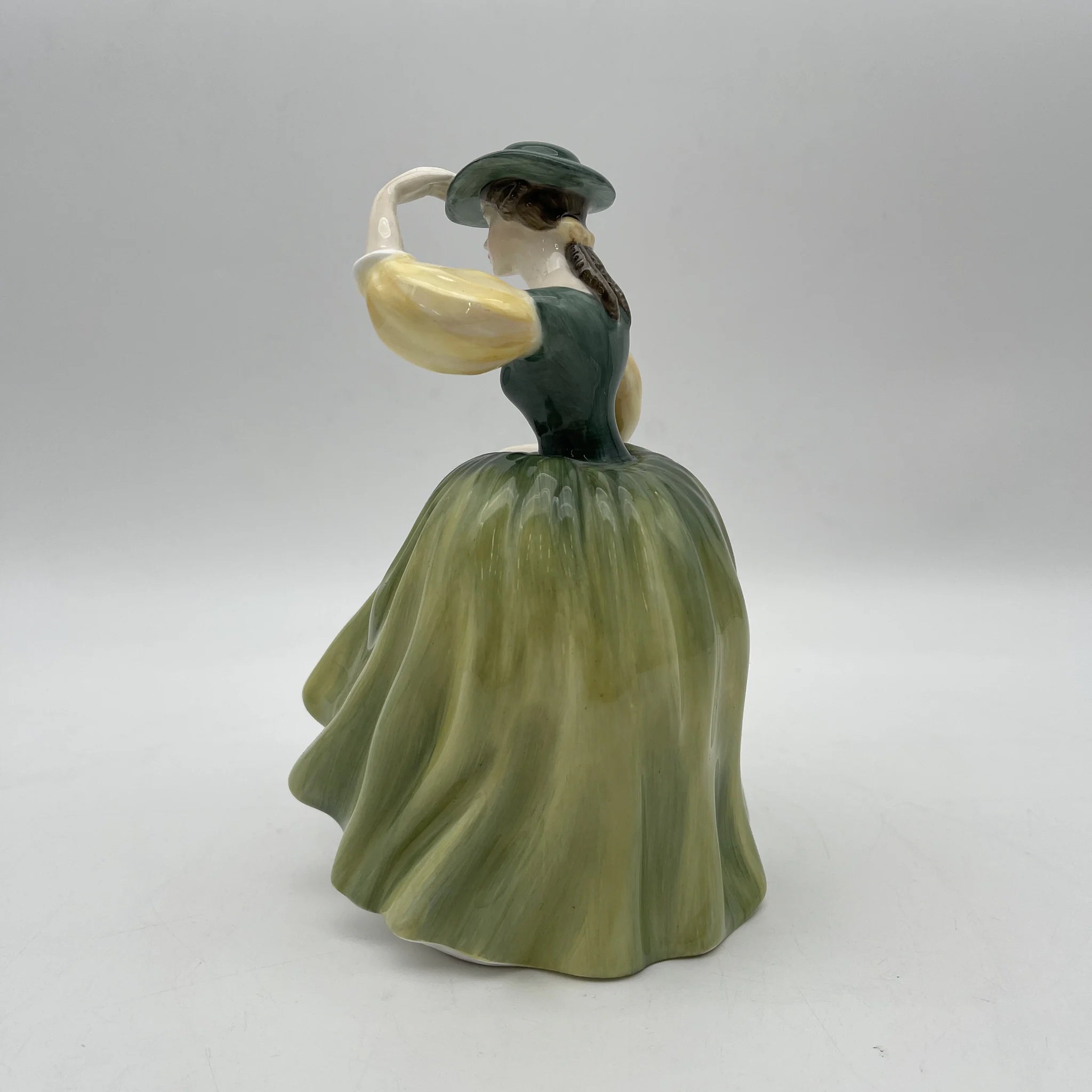 【复古】陶俑/ Royal Doulton / Buttercup / 20c中后期/ Bone China /英国/ Peggy Davies， 手绘油漆