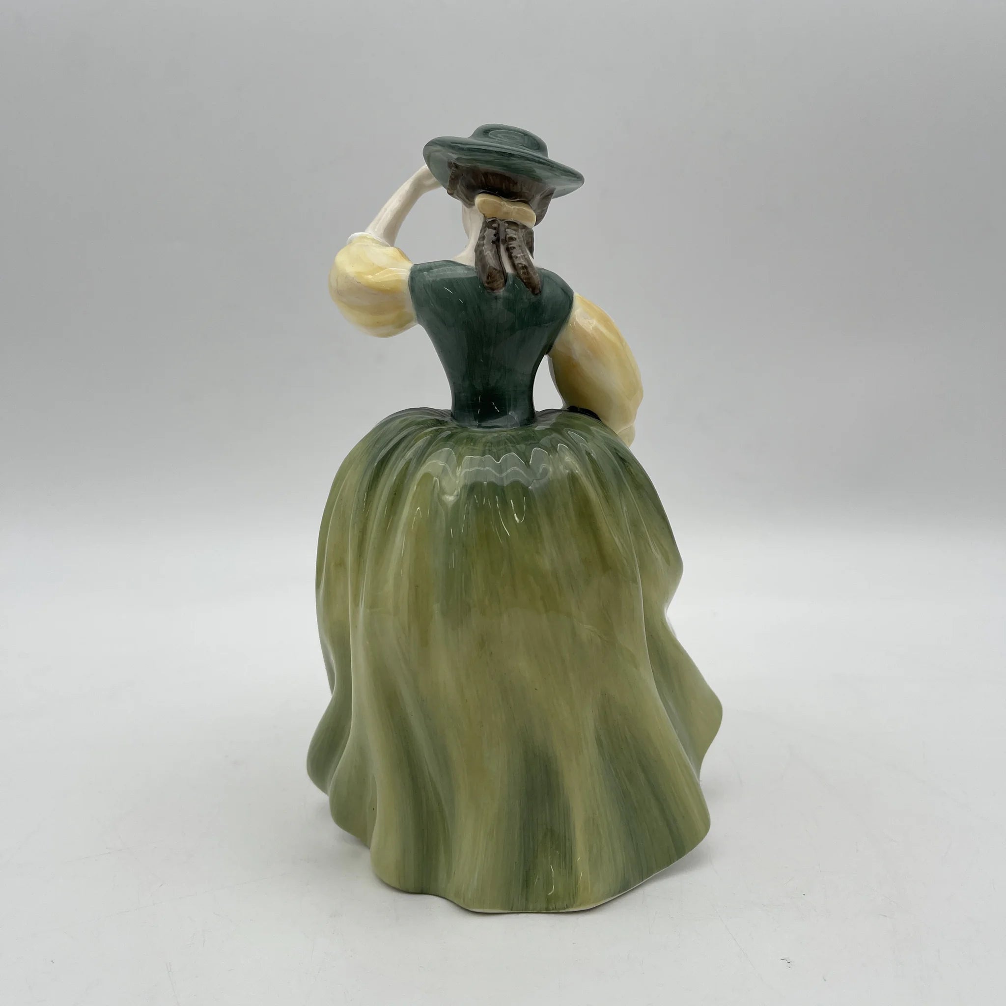 【复古】陶俑/ Royal Doulton / Buttercup / 20c中后期/ Bone China /英国/ Peggy Davies， 手绘油漆