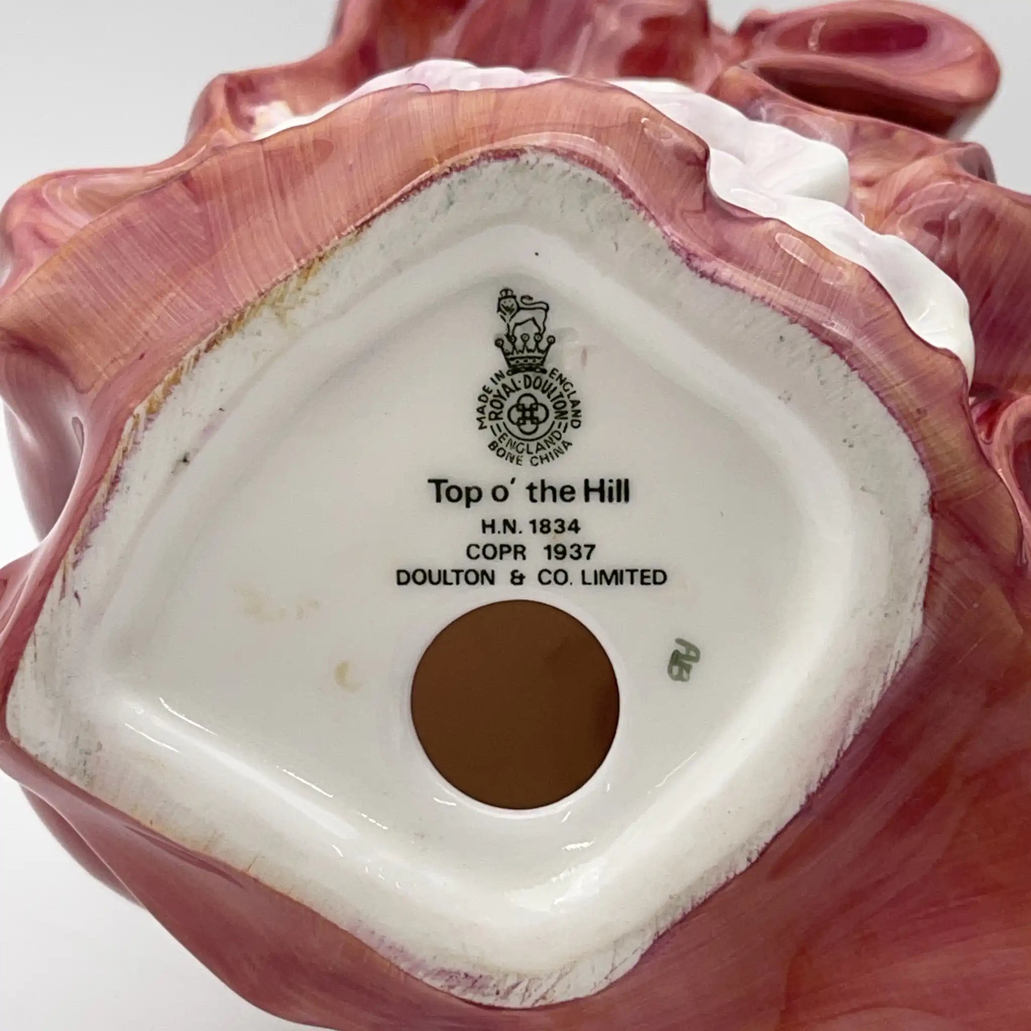 【复古】手办（陶瓷器人偶）/ Royal Doulton / Top o' the Hill / 20c中后期/ Bone China /英国/手绘